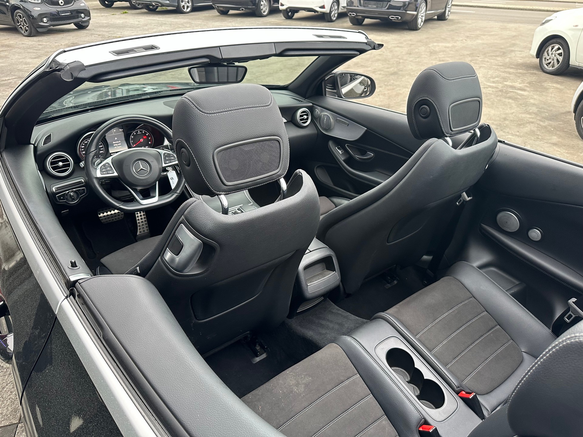 MERCEDES-BENZ C 180 Cabriolet AMG Line-image-10