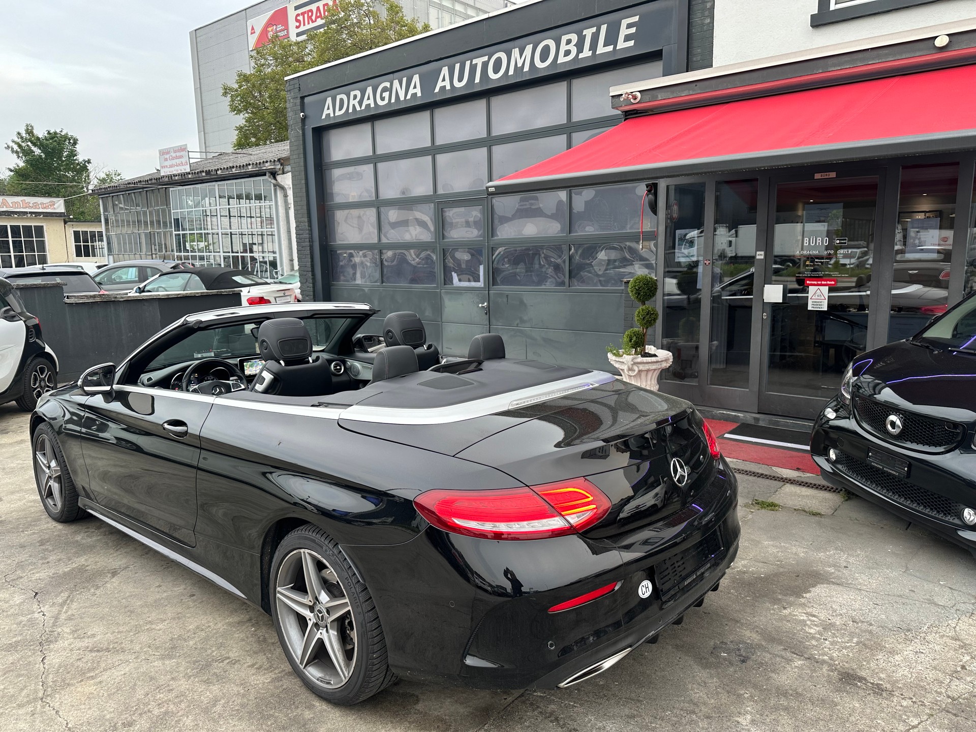 MERCEDES-BENZ C 180 Cabriolet AMG Line-image-6