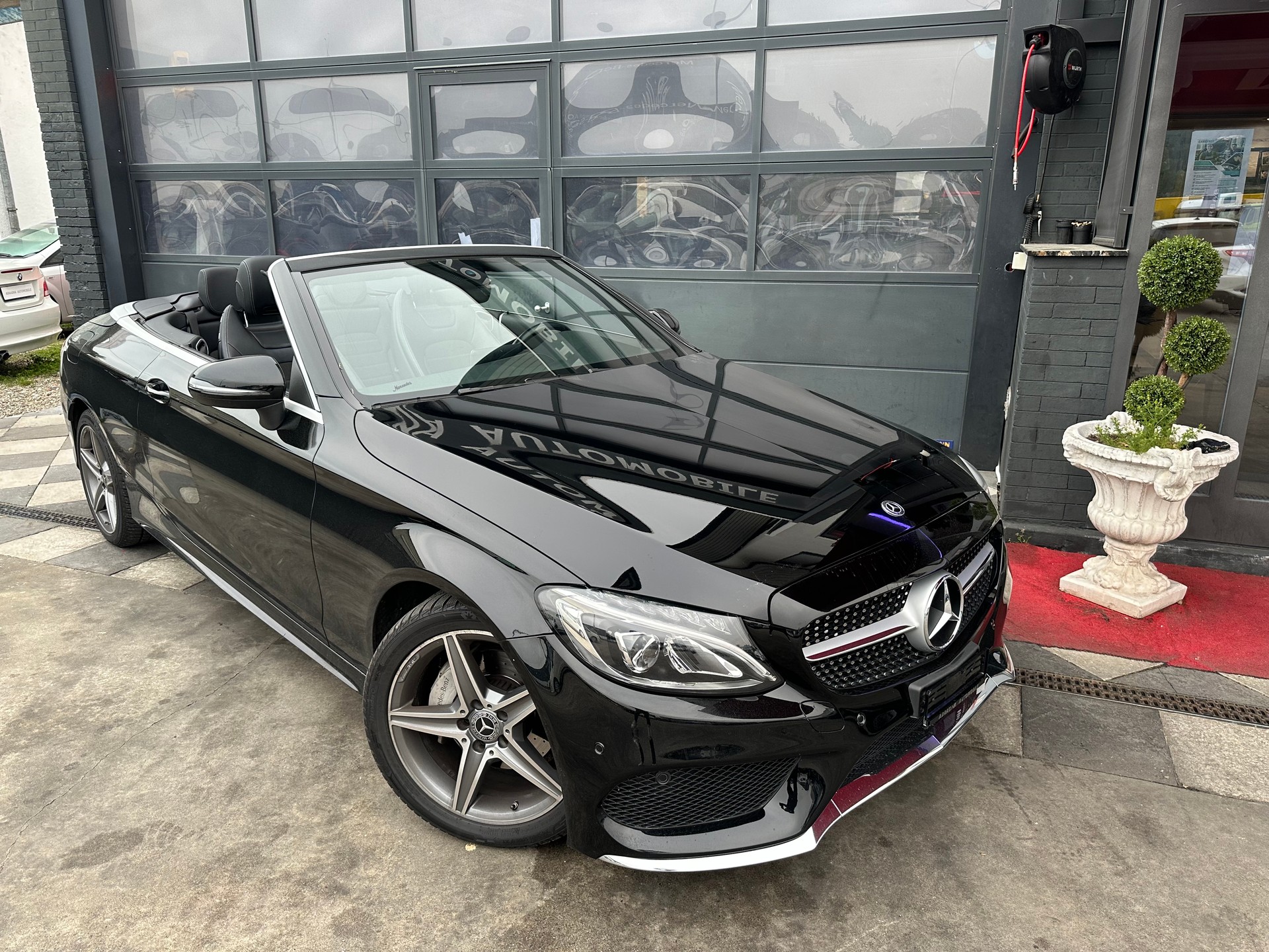 MERCEDES-BENZ C 180 Cabriolet AMG Line-image-5