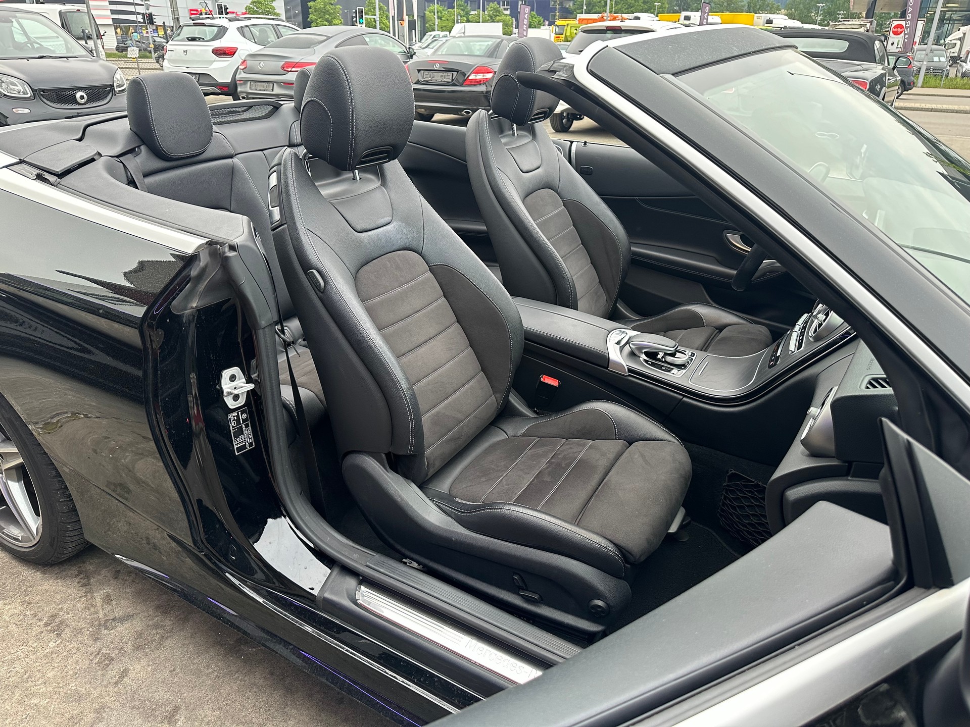 MERCEDES-BENZ C 180 Cabriolet AMG Line-image-26