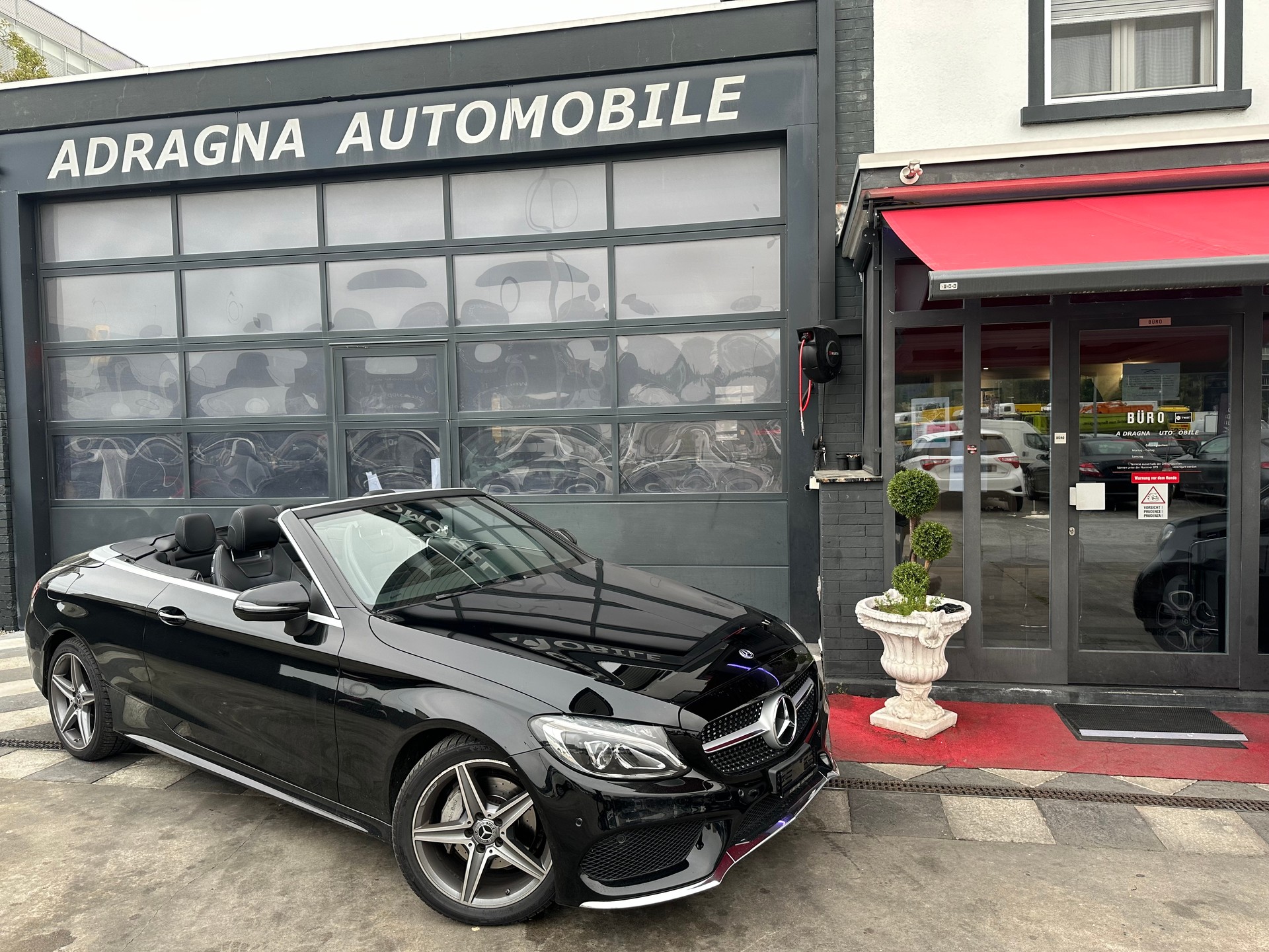 MERCEDES-BENZ C 180 Cabriolet AMG Line-image-3
