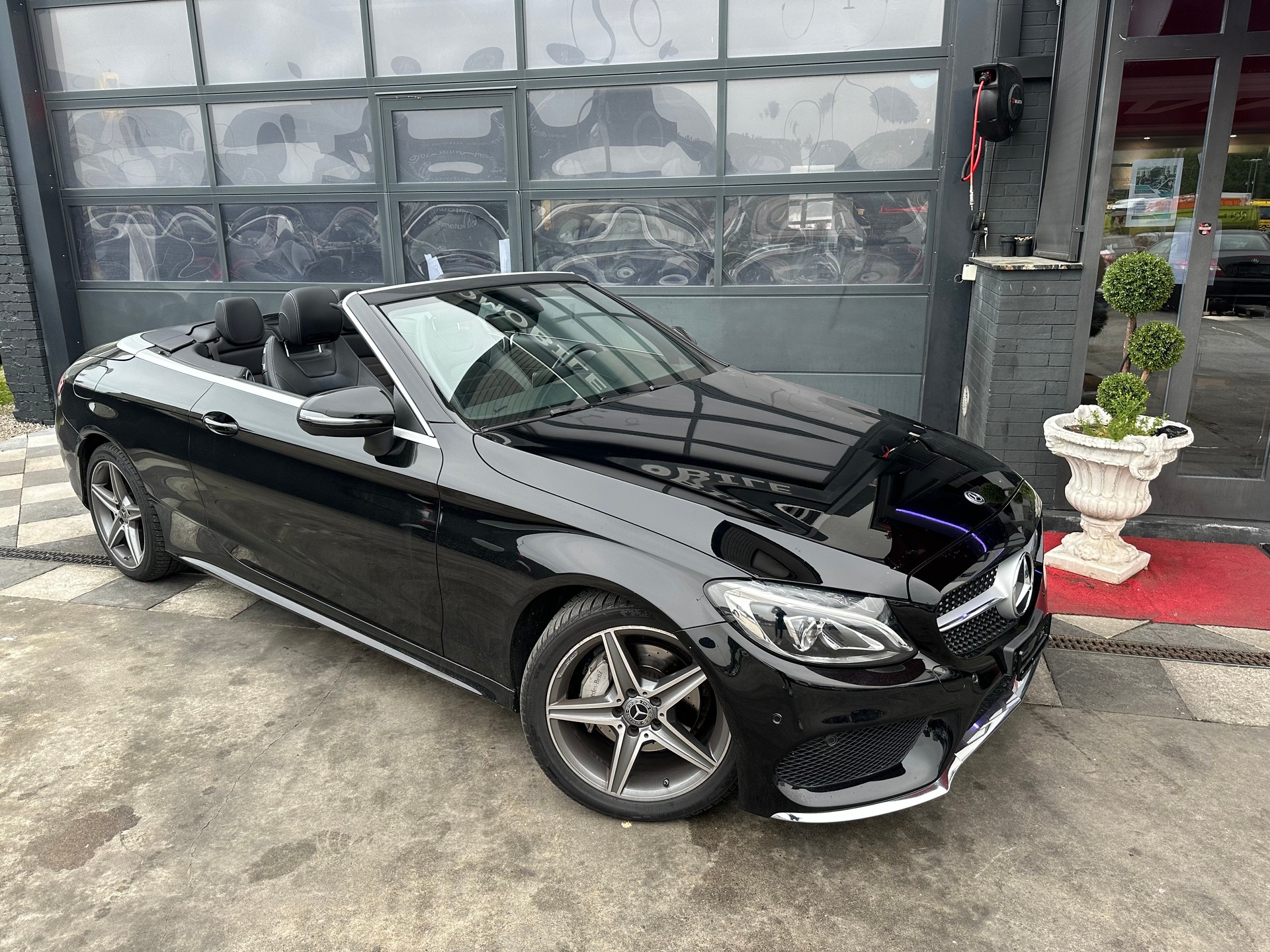 MERCEDES-BENZ C 180 Cabriolet AMG Line-image-4