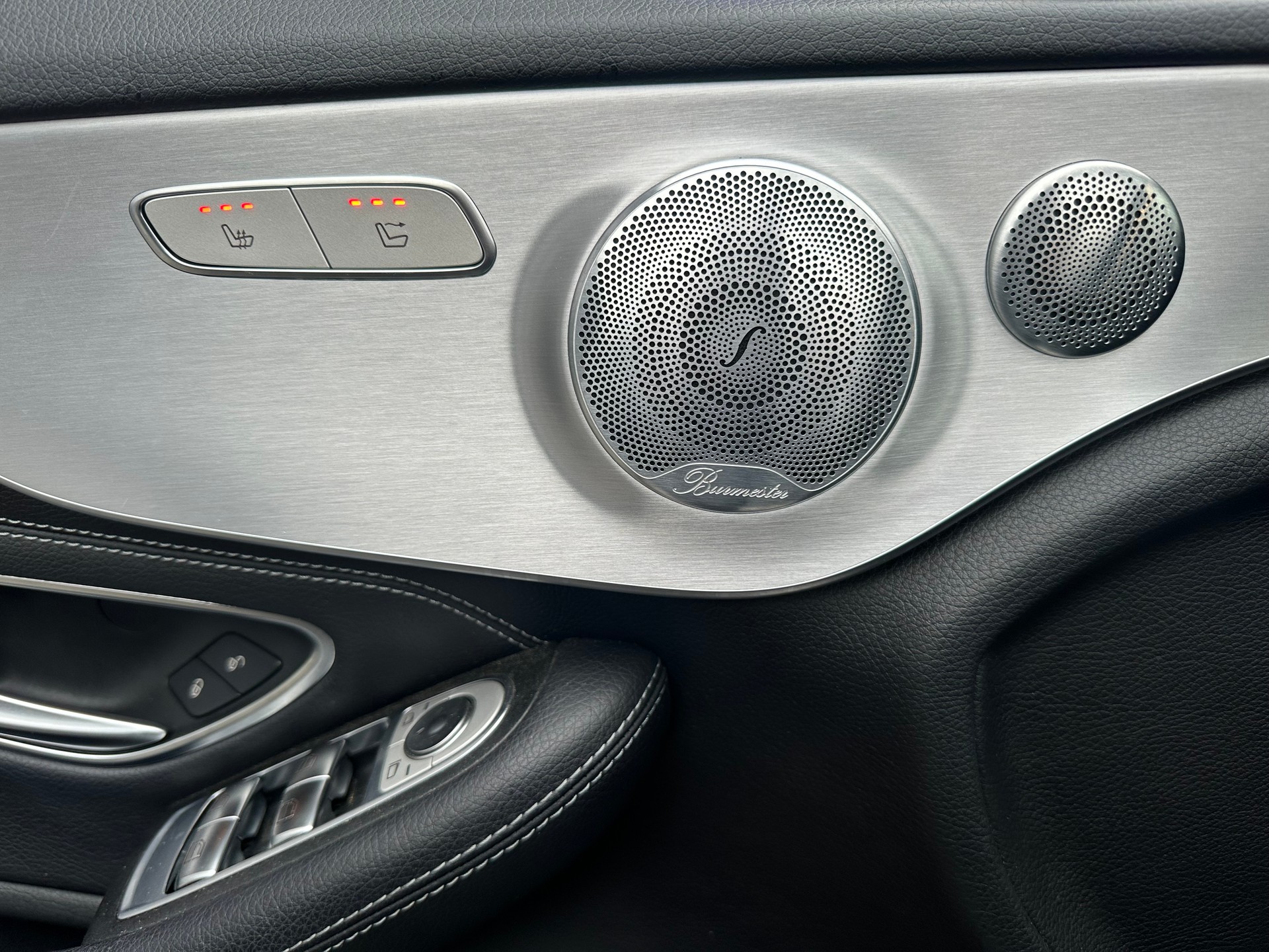 MERCEDES-BENZ C 180 Cabriolet AMG Line-image-11