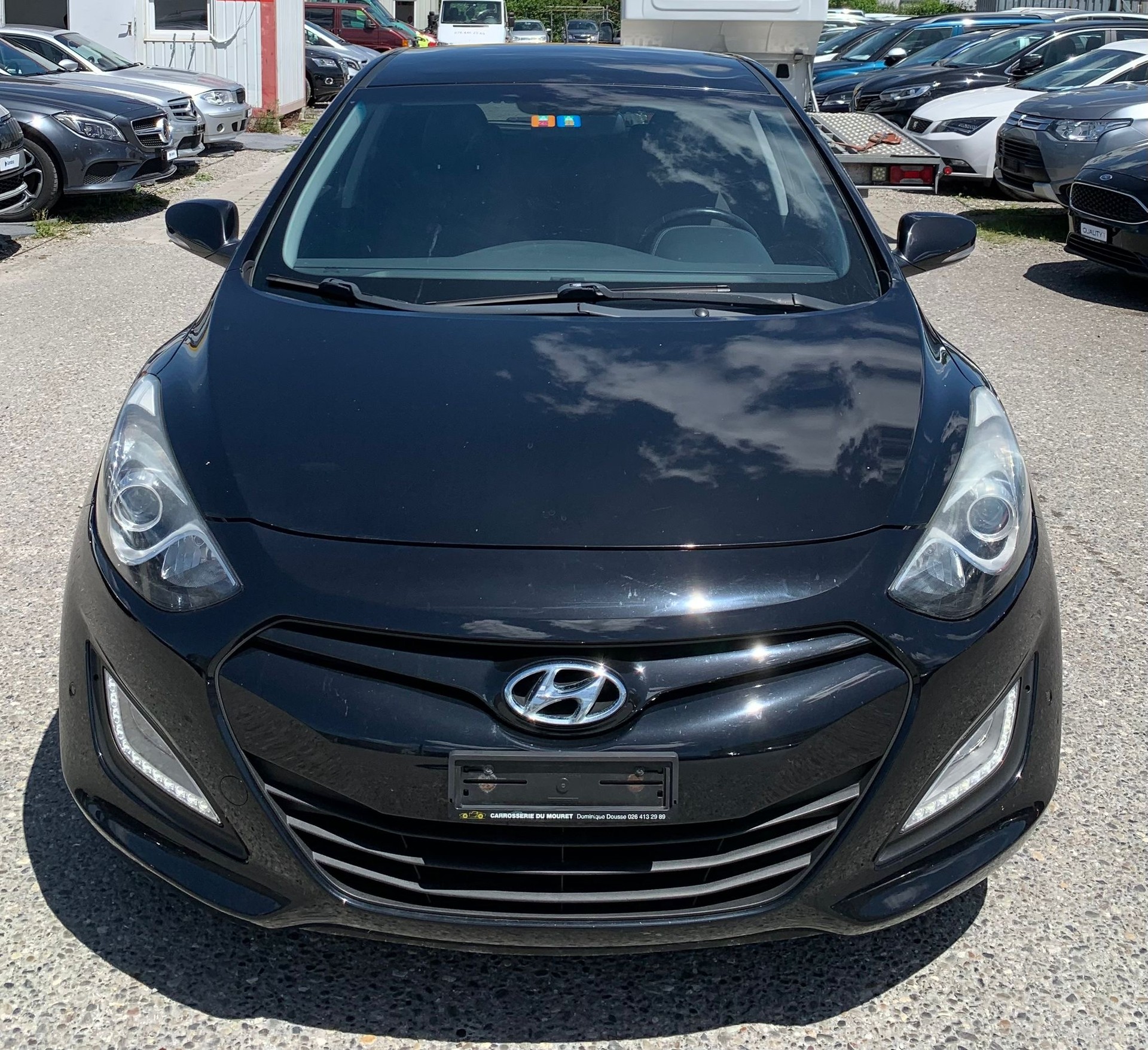 HYUNDAI i30 1.6 CRDi Premium Limousine (Klimatronik * Alufelgen * Sensoren * Multilenkrad * Leder * BO5)-image-2