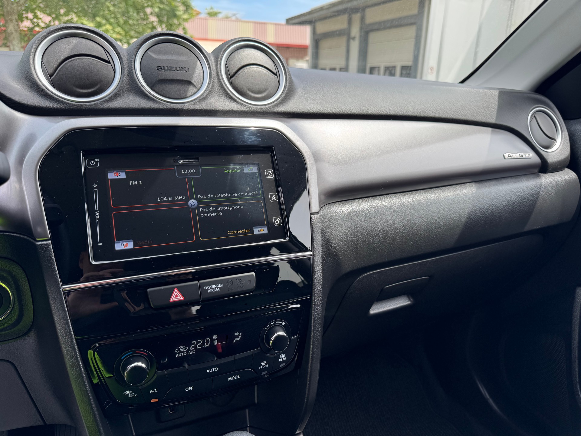 SUZUKI Vitara 1.5 Hybrid Edition 35 4x4 AGS-image-9