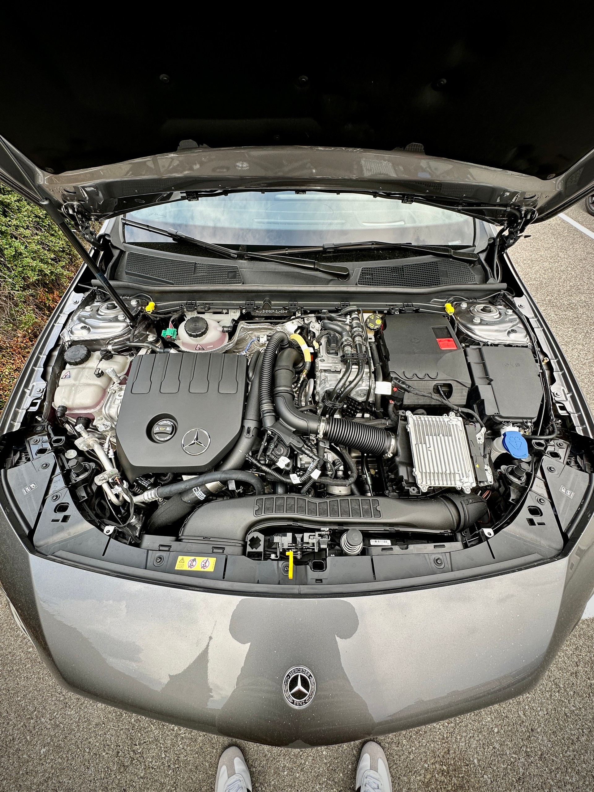 MERCEDES-BENZ A 250 e AMG Line-image-5