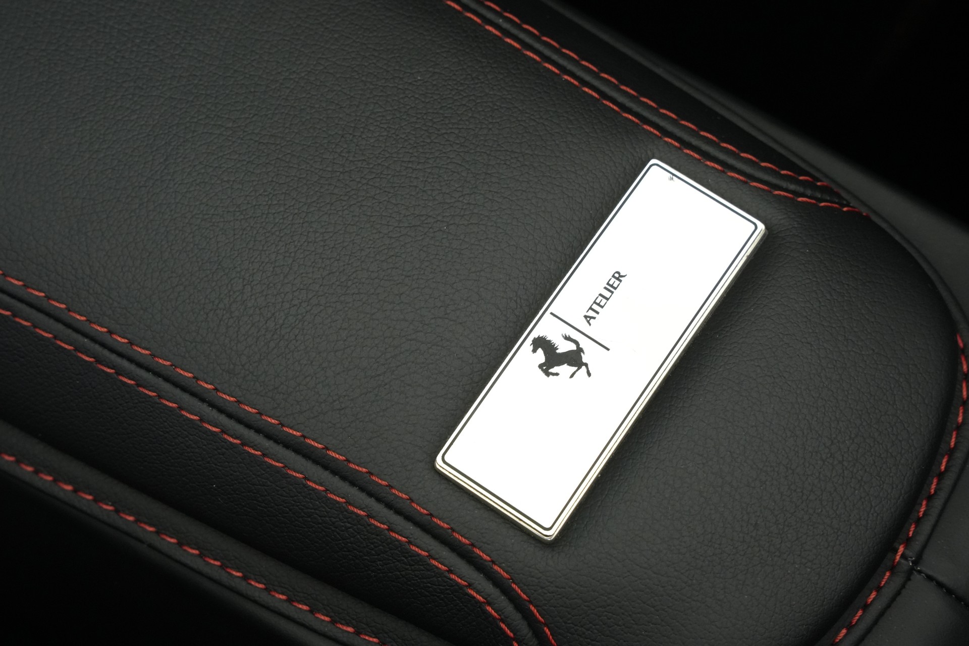 FERRARI Portofino 3.9 V8 T *Atelier* *Carbon* *Mattlackierung*-image-26