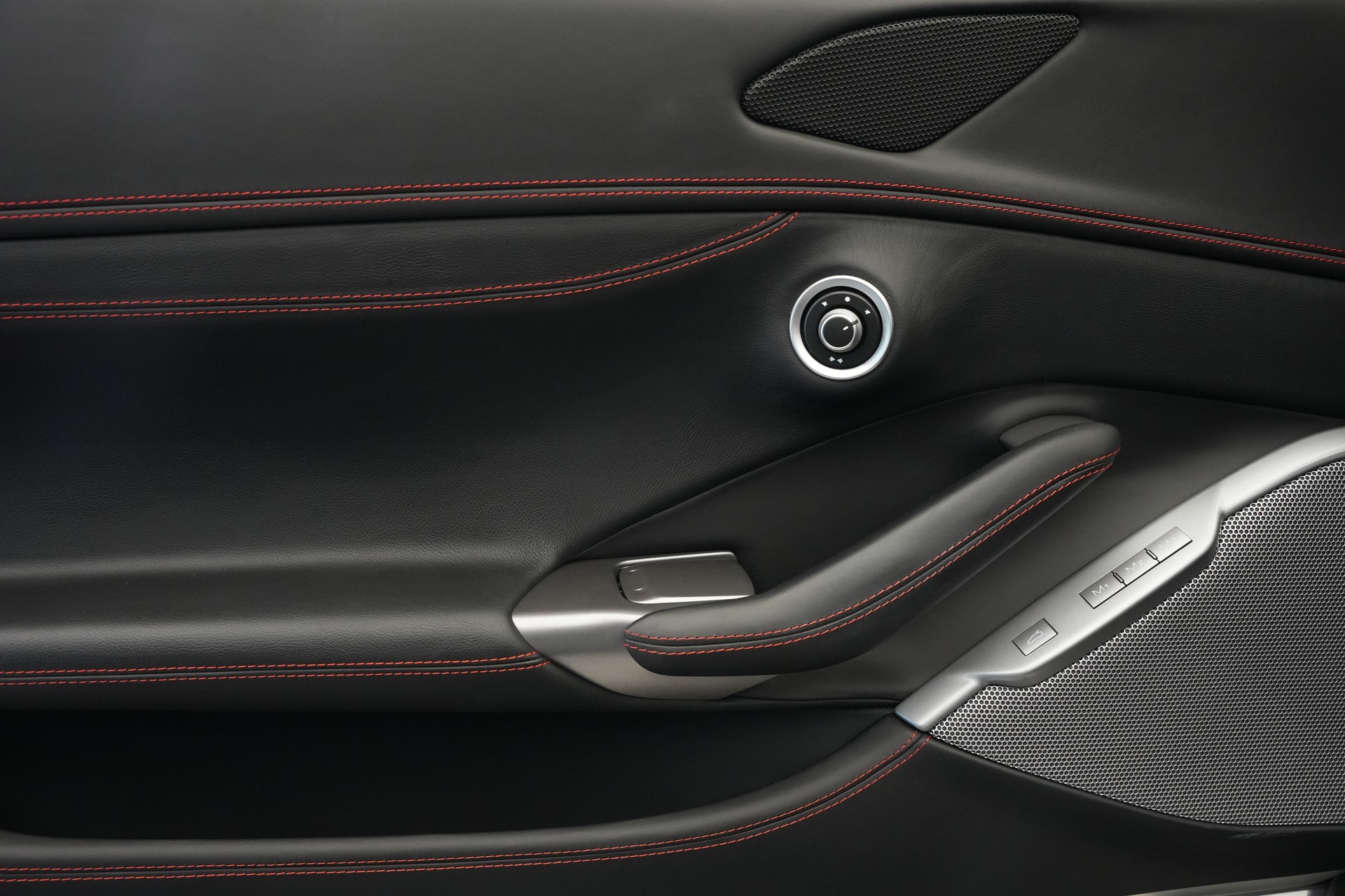 FERRARI Portofino 3.9 V8 T *Atelier* *Carbon* *Mattlackierung*-image-23