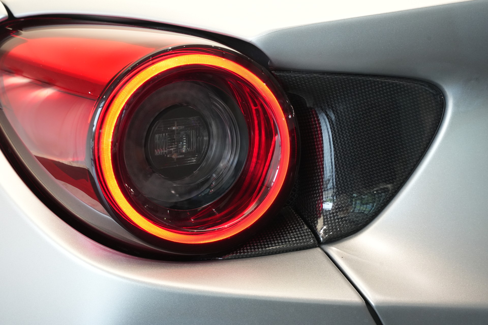 FERRARI Portofino 3.9 V8 T *Atelier* *Carbon* *Mattlackierung*-image-42