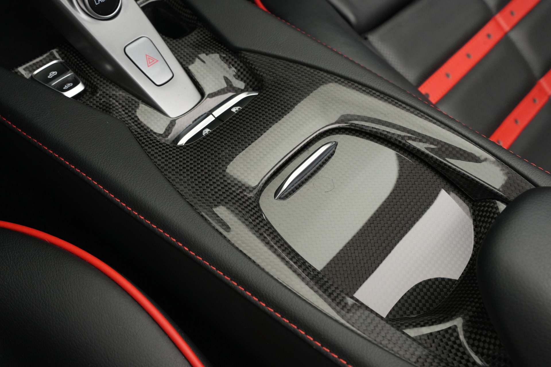 FERRARI Portofino 3.9 V8 T *Atelier* *Carbon* *Mattlackierung*-image-34
