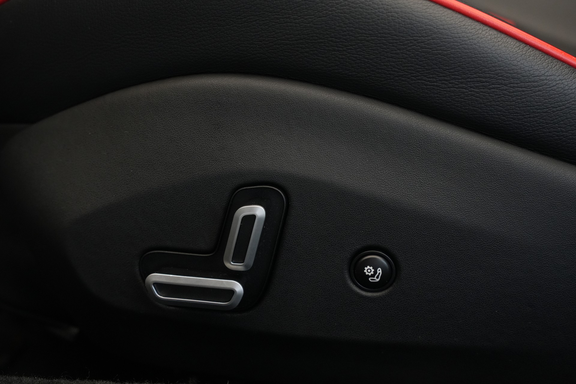 FERRARI Portofino 3.9 V8 T *Atelier* *Carbon* *Mattlackierung*-image-25
