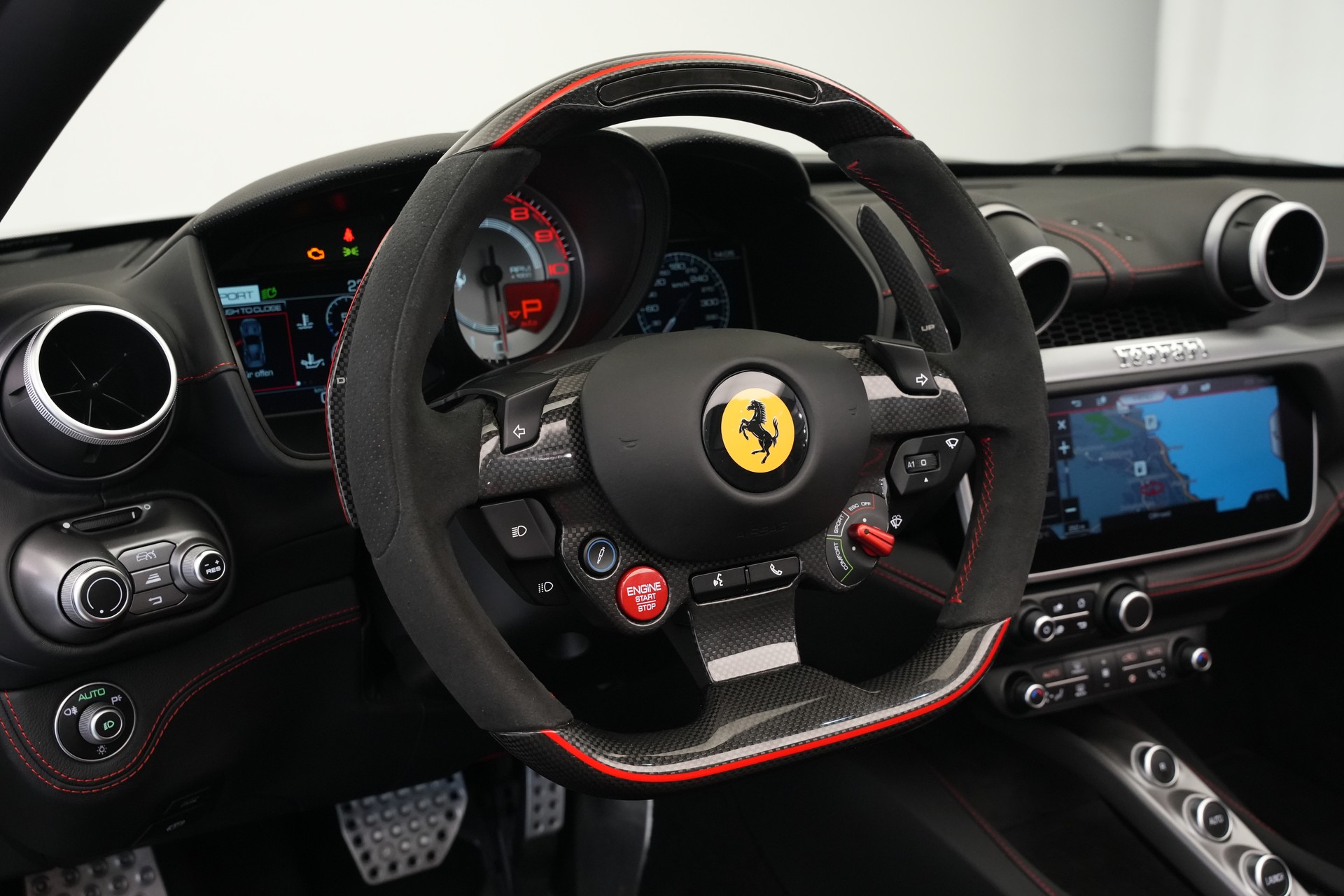 FERRARI Portofino 3.9 V8 T *Atelier* *Carbon* *Mattlackierung*-image-28
