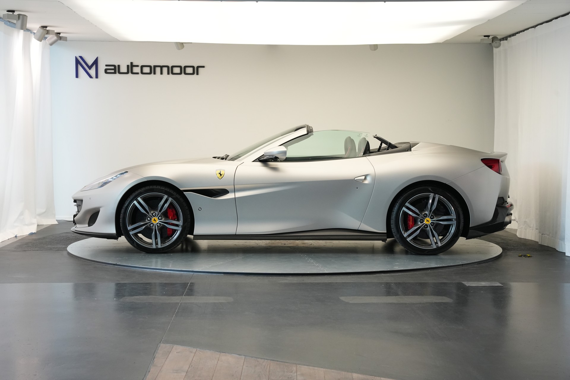 FERRARI Portofino 3.9 V8 T *Atelier* *Carbon* *Mattlackierung*-image-7