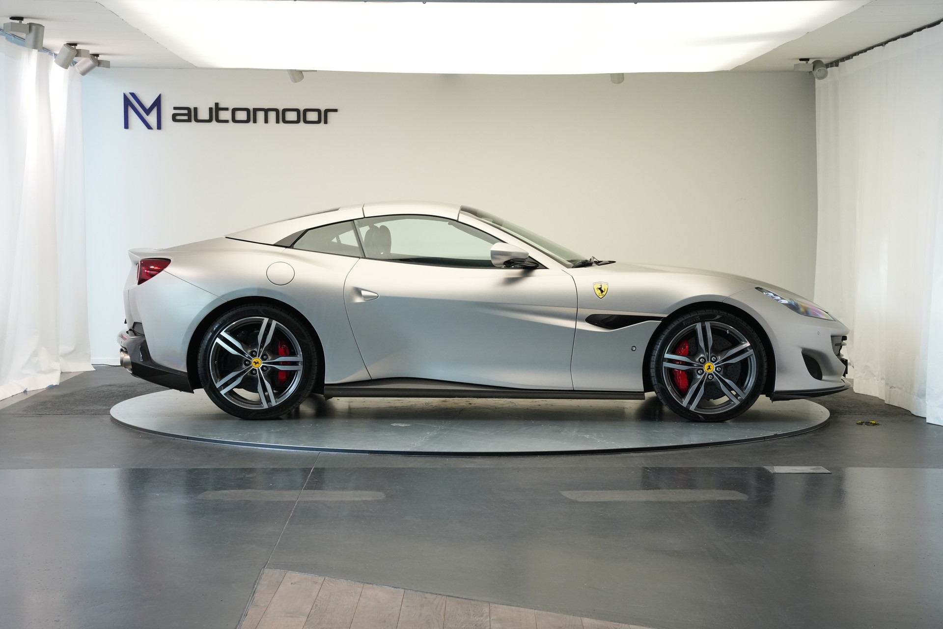 FERRARI Portofino 3.9 V8 T *Atelier* *Carbon* *Mattlackierung*-image-11