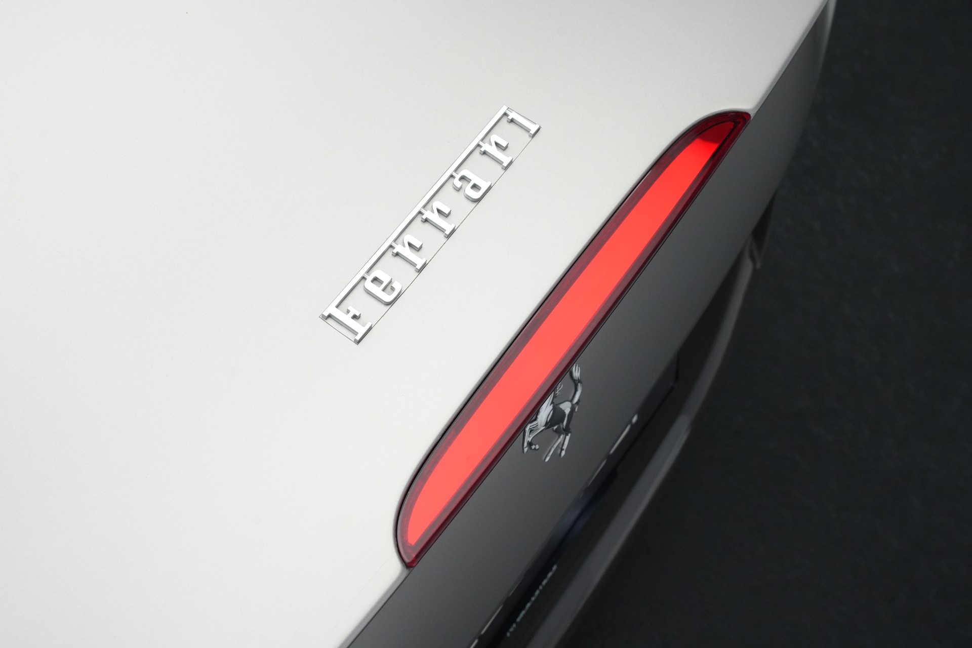 FERRARI Portofino 3.9 V8 T *Atelier* *Carbon* *Mattlackierung*-image-52