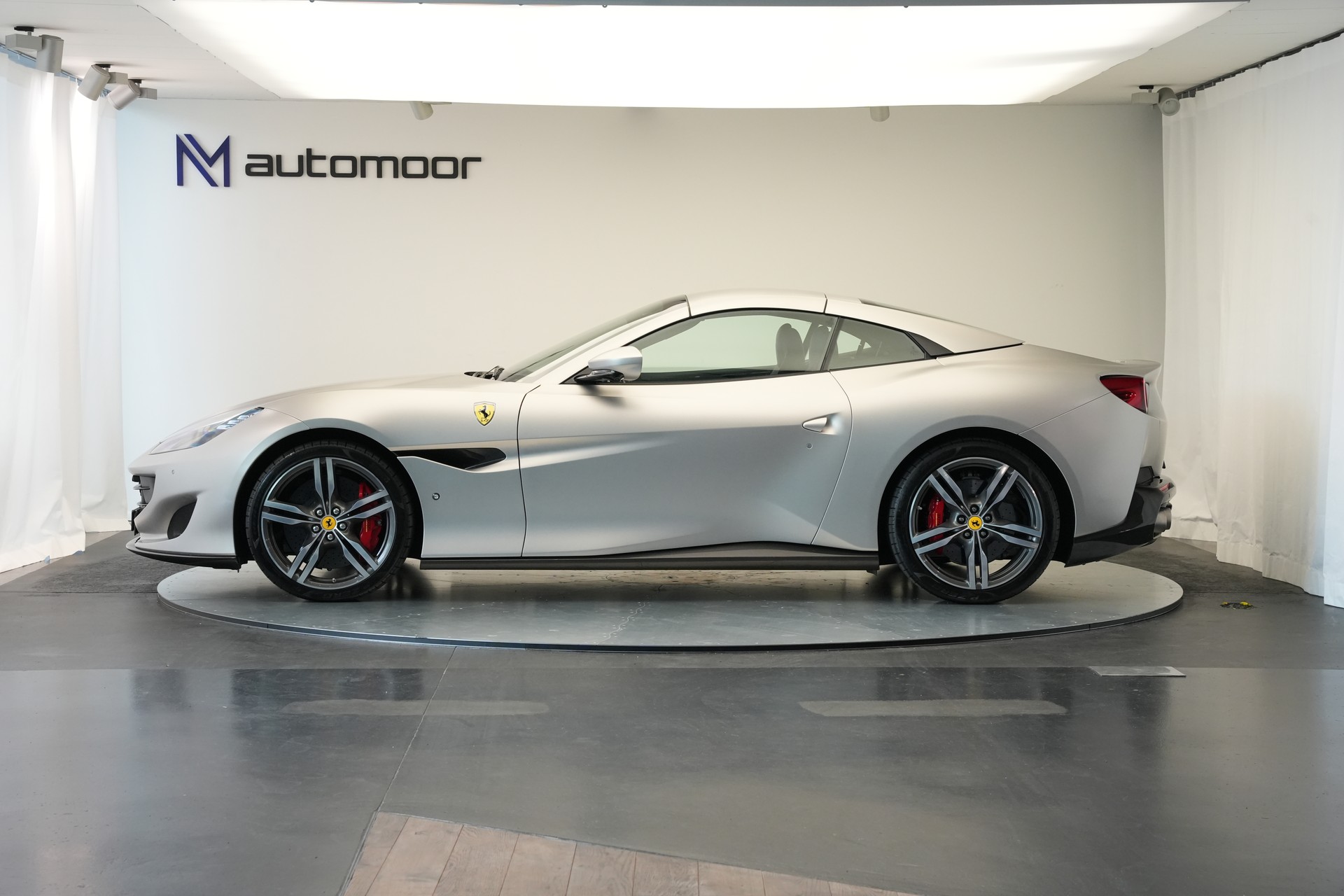 FERRARI Portofino 3.9 V8 T *Atelier* *Carbon* *Mattlackierung*-image-15