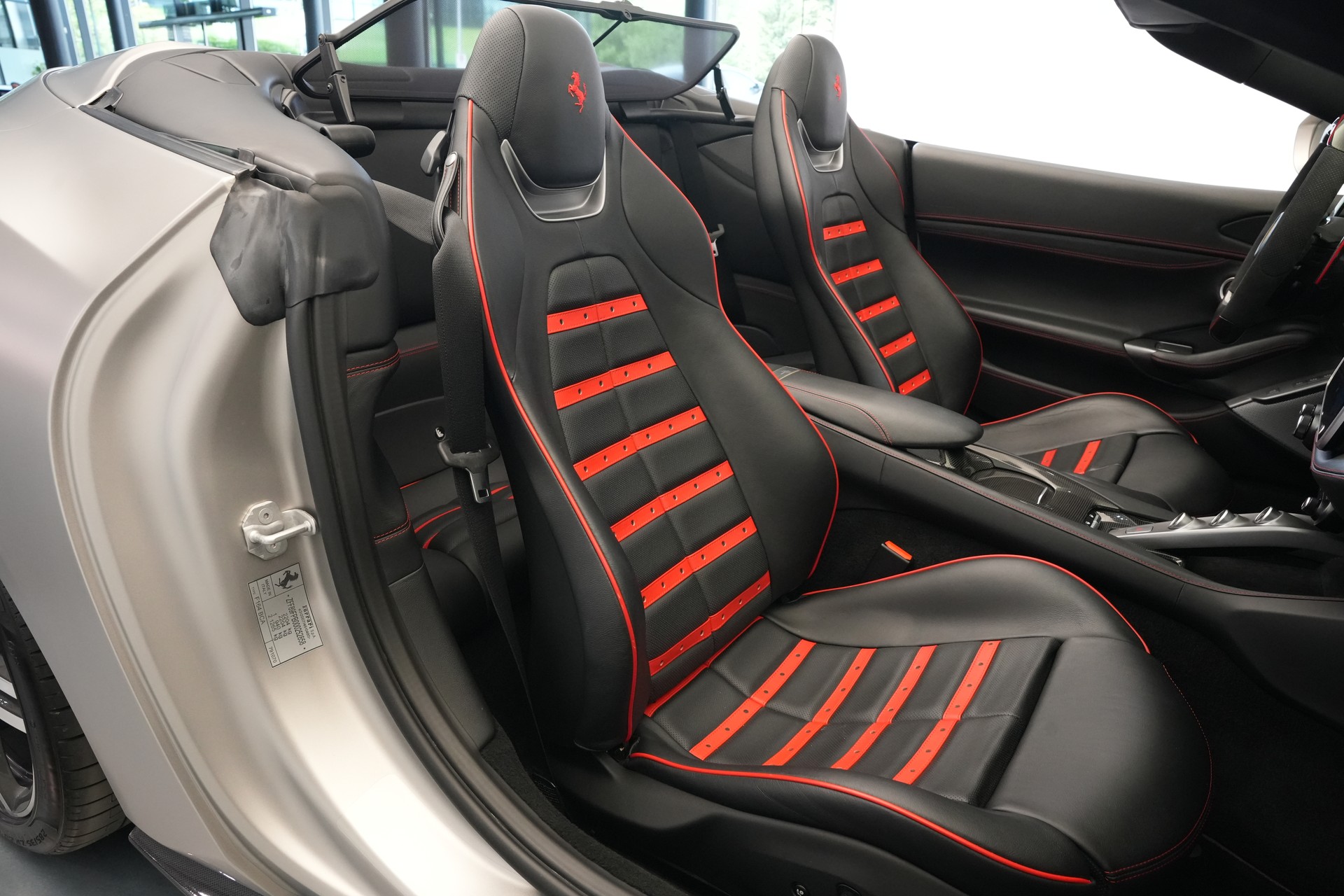 FERRARI Portofino 3.9 V8 T *Atelier* *Carbon* *Mattlackierung*-image-20