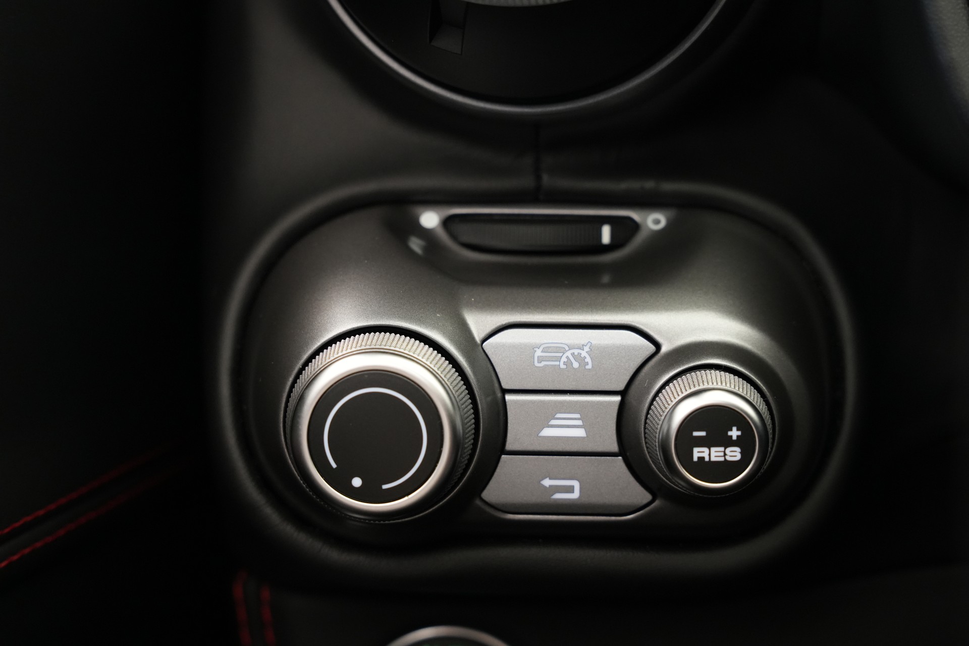 FERRARI Portofino 3.9 V8 T *Atelier* *Carbon* *Mattlackierung*-image-35