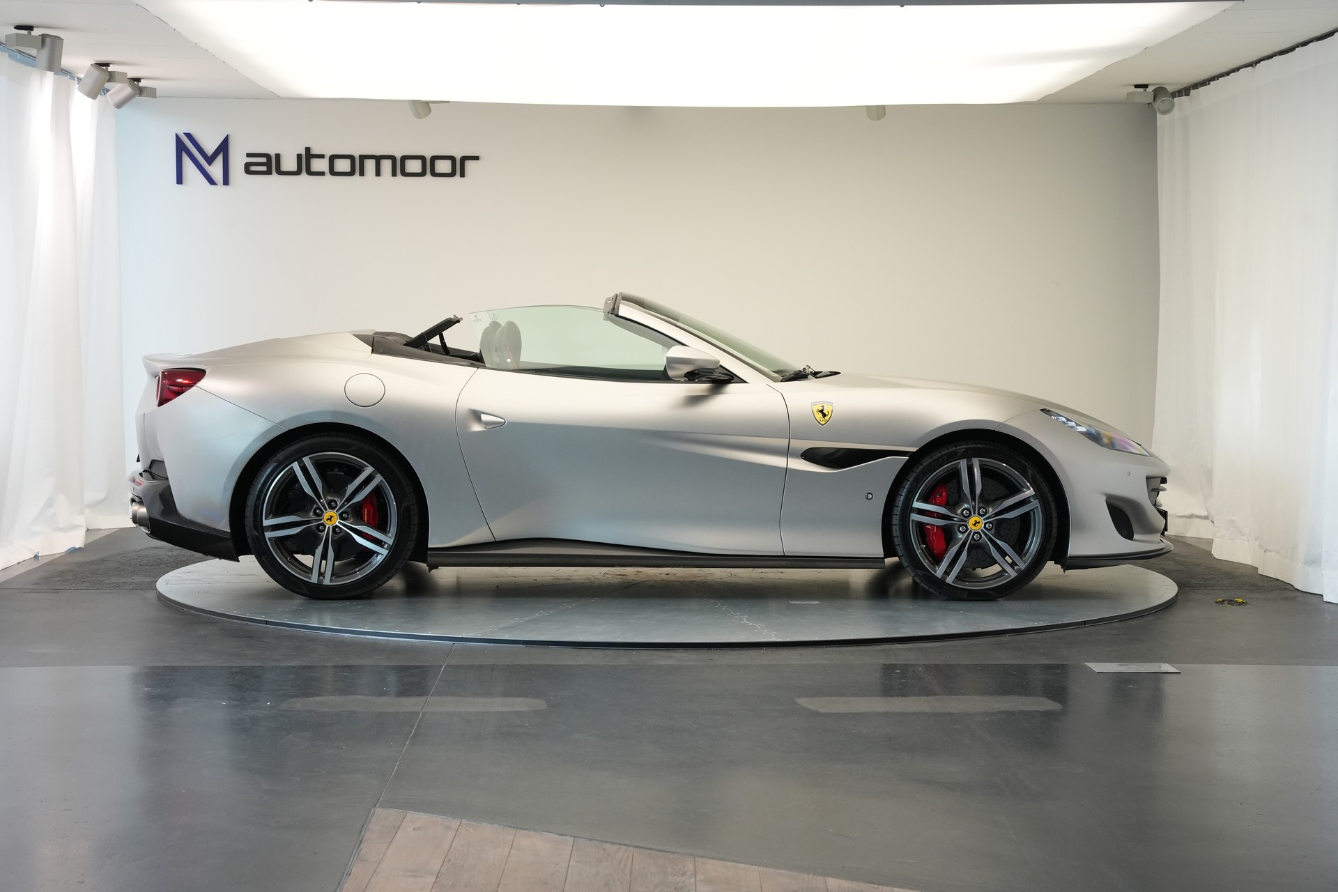 FERRARI Portofino 3.9 V8 T *Atelier* *Carbon* *Mattlackierung*-image-3