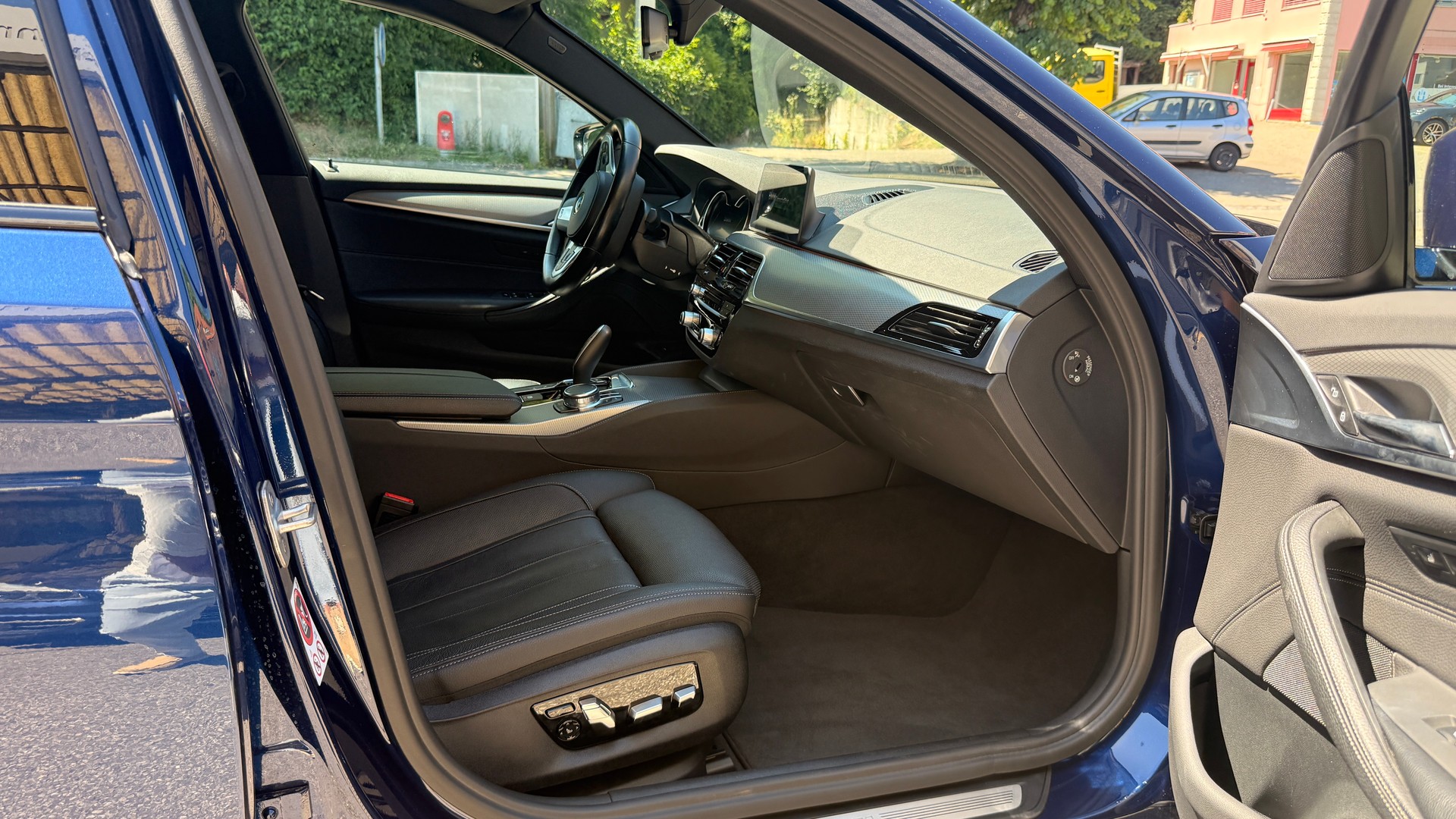 BMW 530d xDrive Steptronic M- Sportpaket-image-9
