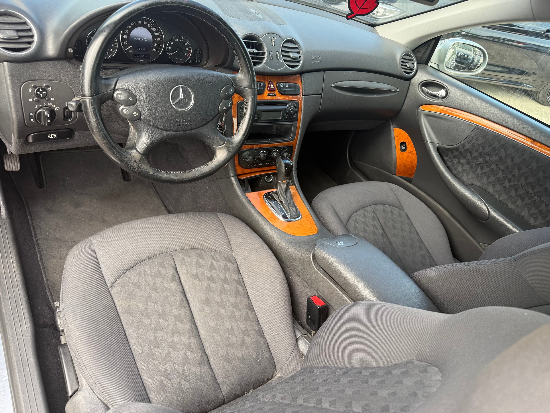 MERCEDES-BENZ C 240 Elégance 4Matic Automatic-image-11