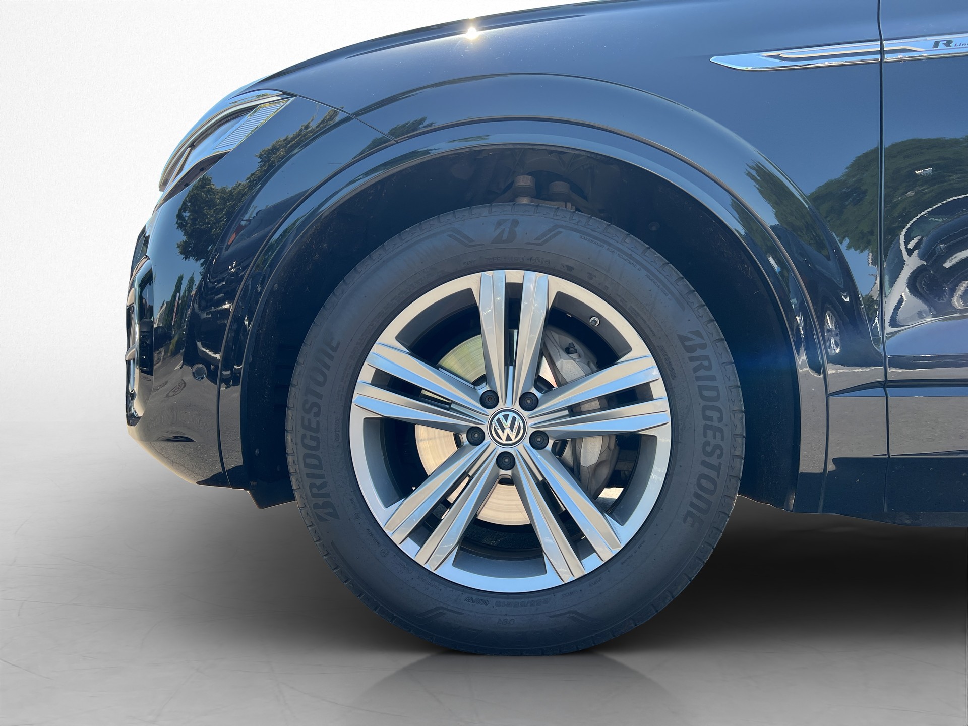 VW Touareg 3.0 V6 TDI 286 R-Line-image-8