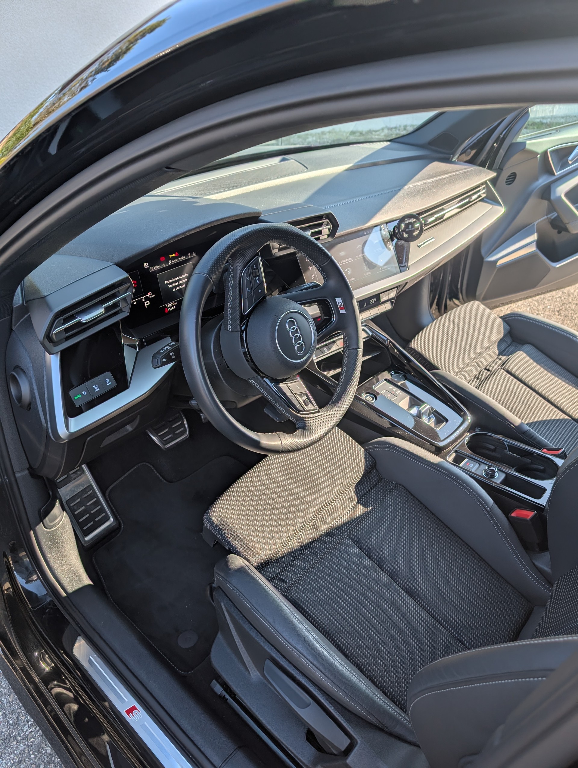 AUDI 1.5 35 TFSI S Line S-Tronic-image-2