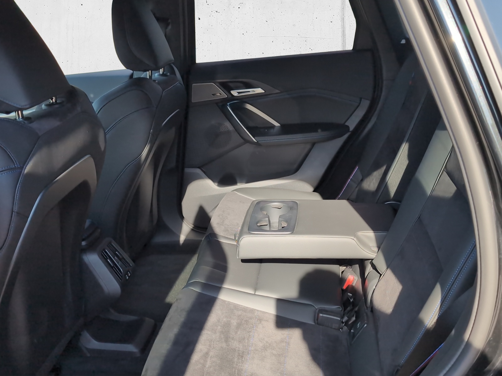 BMW iX1 xDrive 30 M Sport Pro-image-13