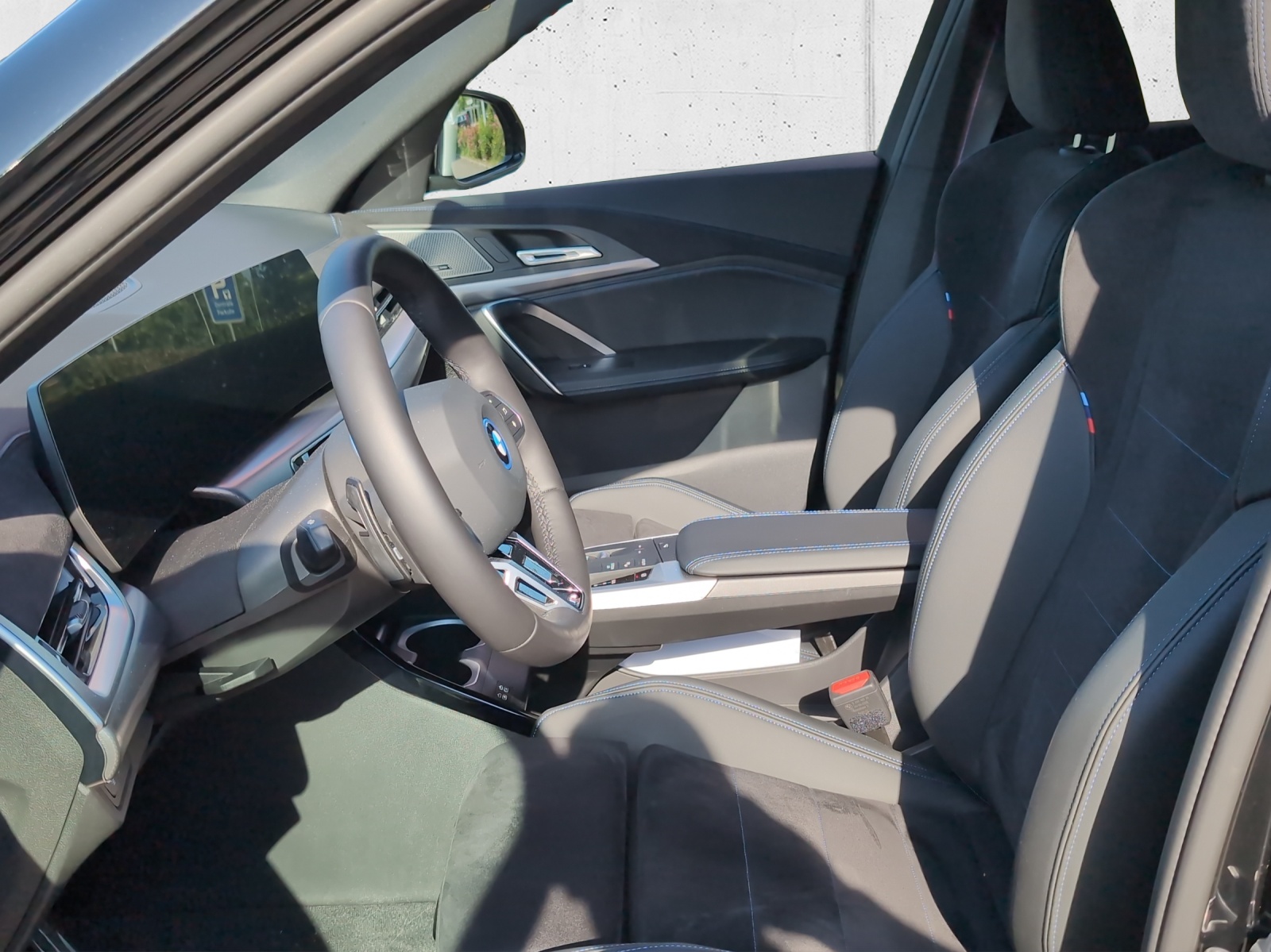 BMW iX1 xDrive 30 M Sport Pro-image-9