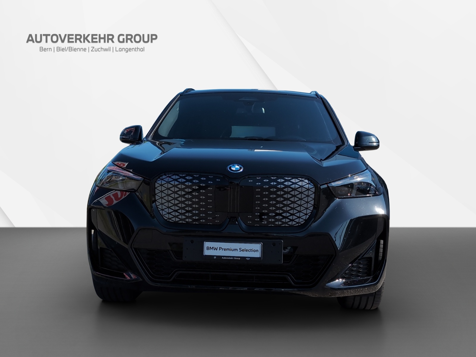 BMW iX1 xDrive 30 M Sport Pro-image-1