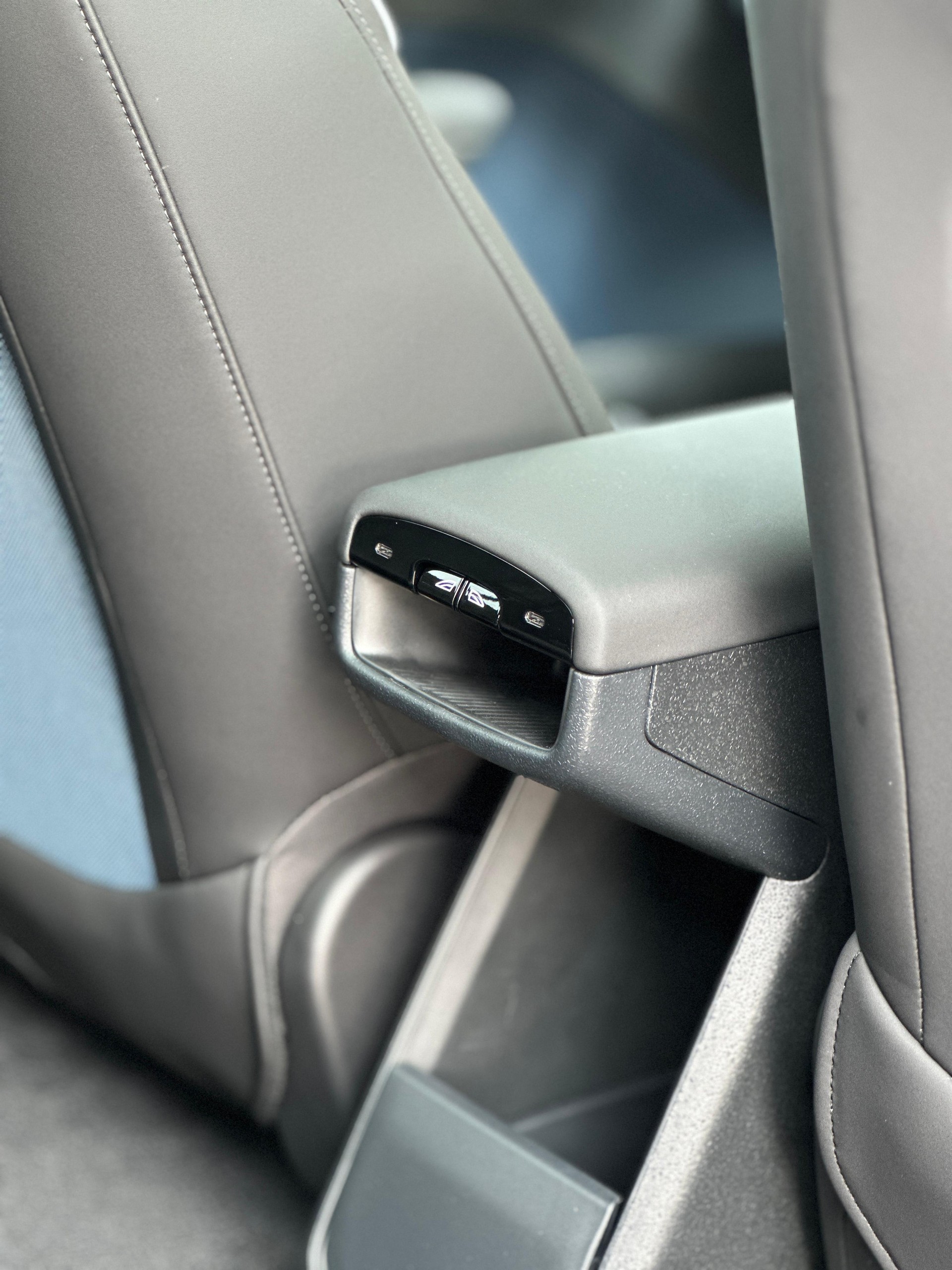 VOLVO EX30 CC E60 Twin Performance AWD-image-13