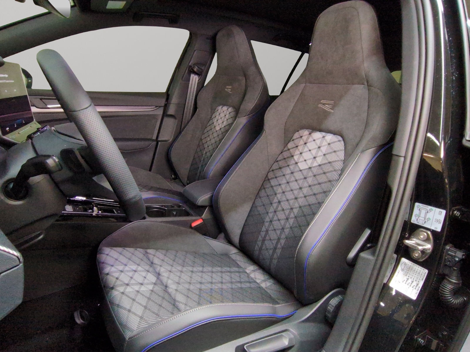 VW Golf Variant 2.0 TSI R-Line DSG 4 Motion-image-5