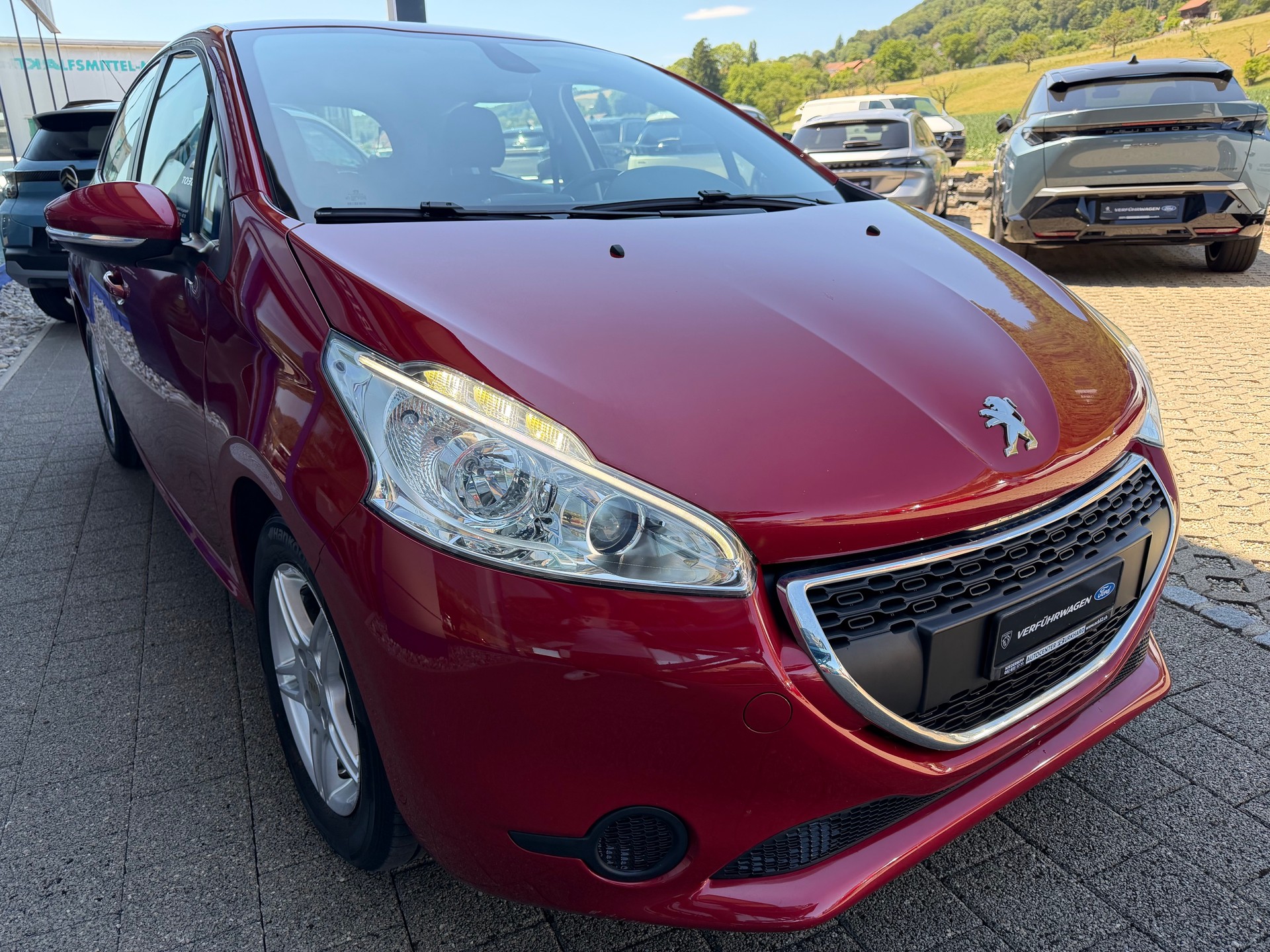 PEUGEOT 208 1.2 PureTech Active-image-2
