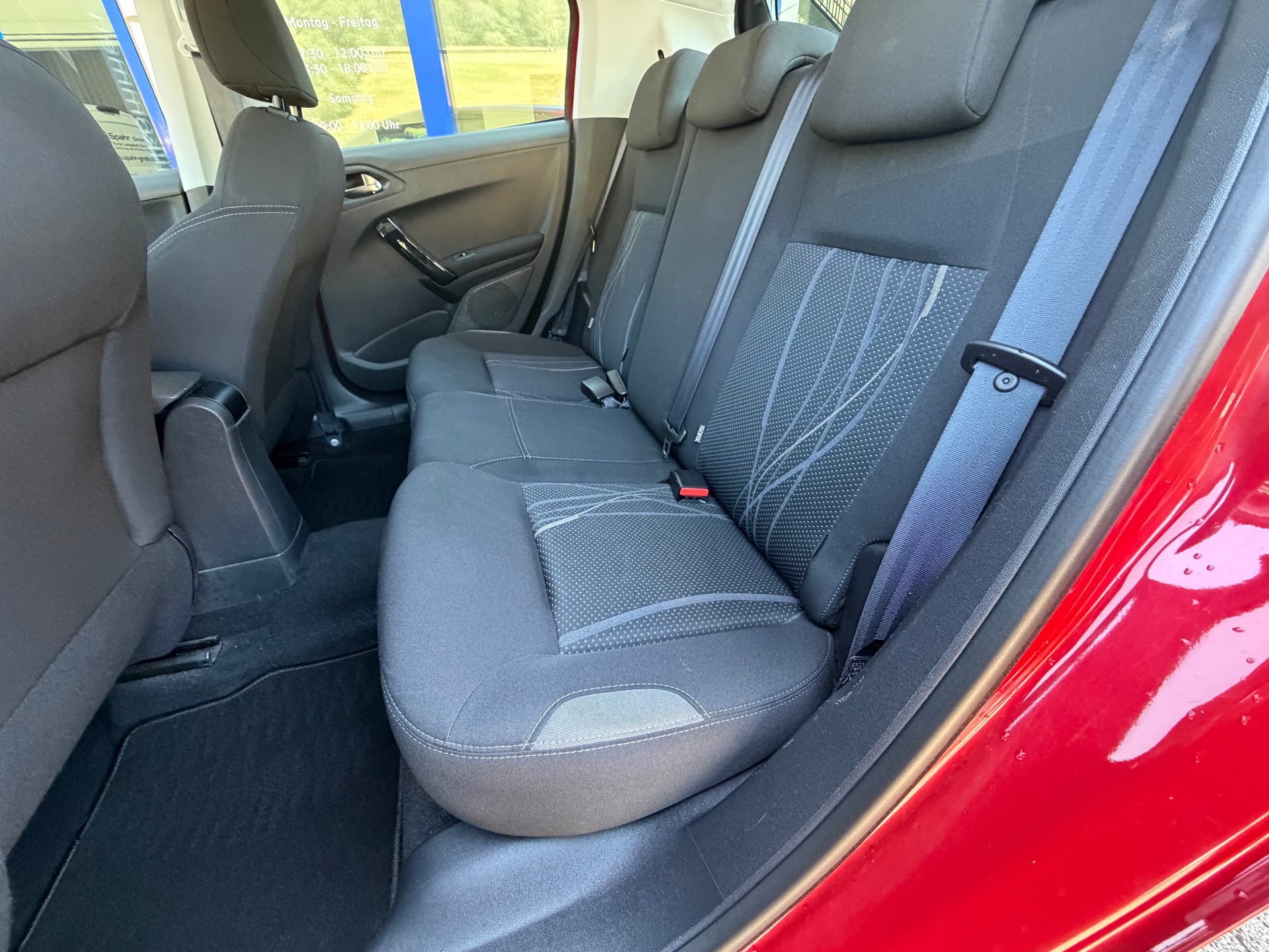 PEUGEOT 208 1.2 PureTech Active-image-10