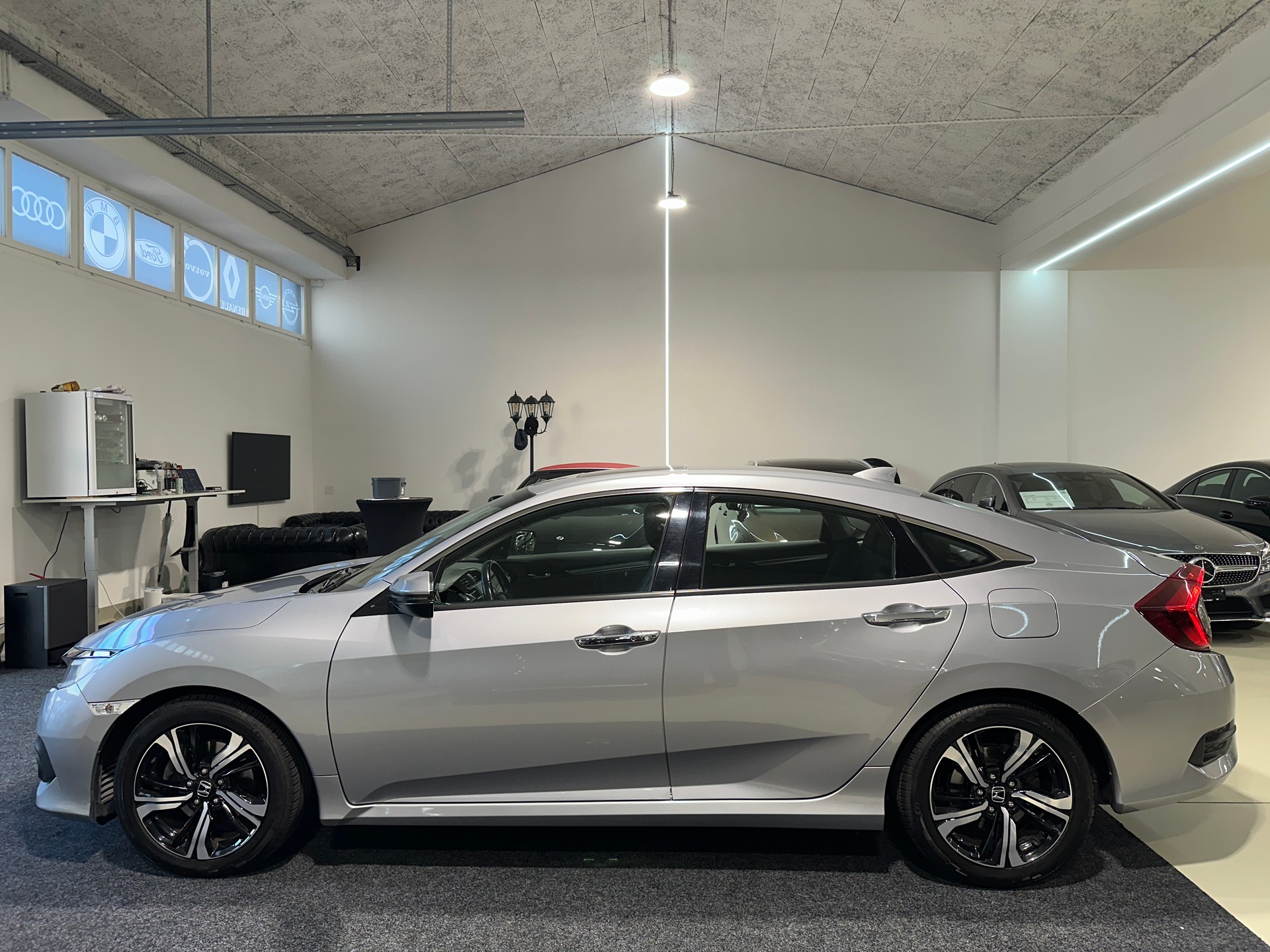 HONDA Civic Sedan 1.5 VTEC Executive Premium CVT-image-4