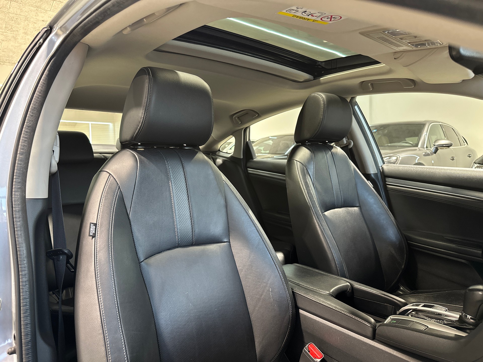 HONDA Civic Sedan 1.5 VTEC Executive Premium CVT-image-13