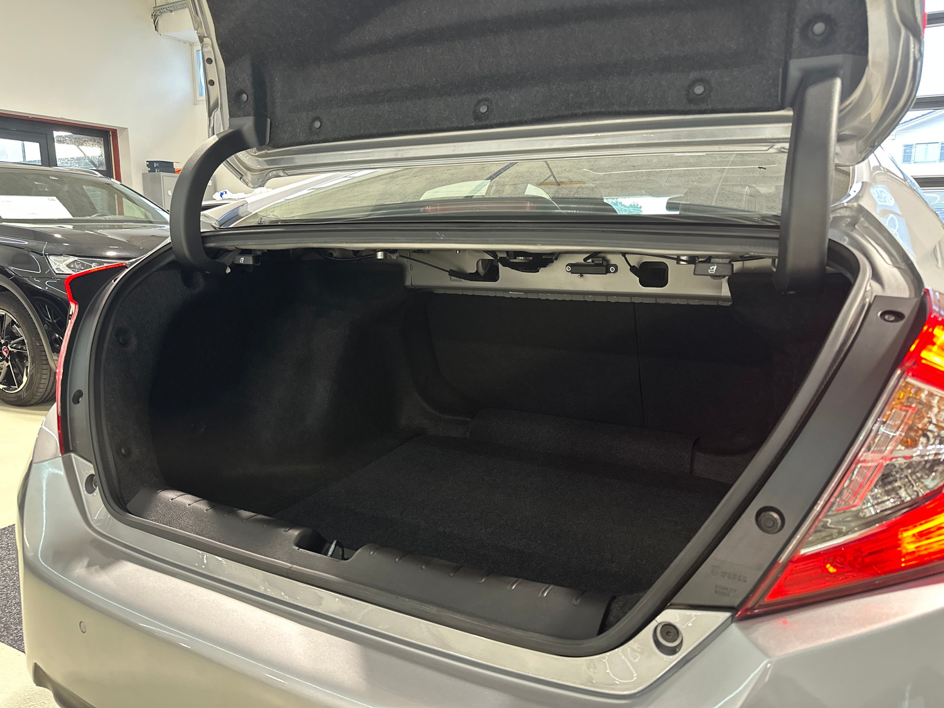 HONDA Civic Sedan 1.5 VTEC Executive Premium CVT-image-8
