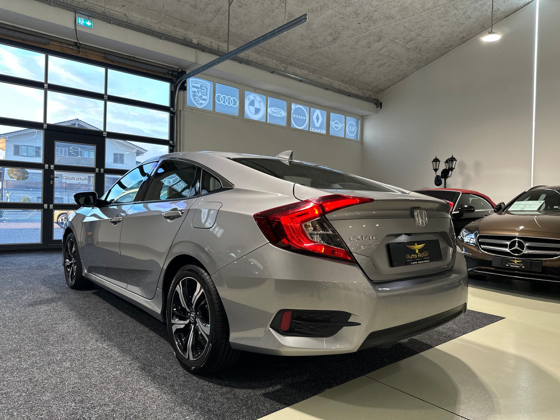 HONDA Civic Sedan 1.5 VTEC Executive Premium CVT-image-6