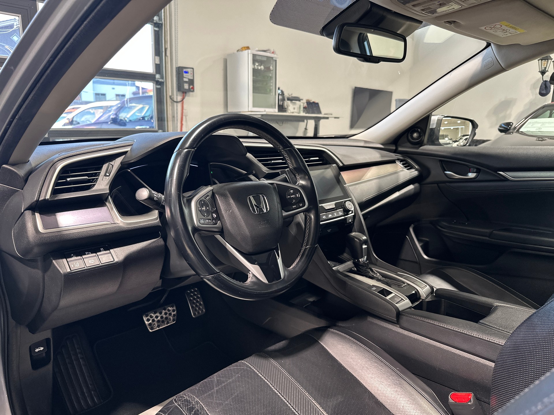 HONDA Civic Sedan 1.5 VTEC Executive Premium CVT-image-1