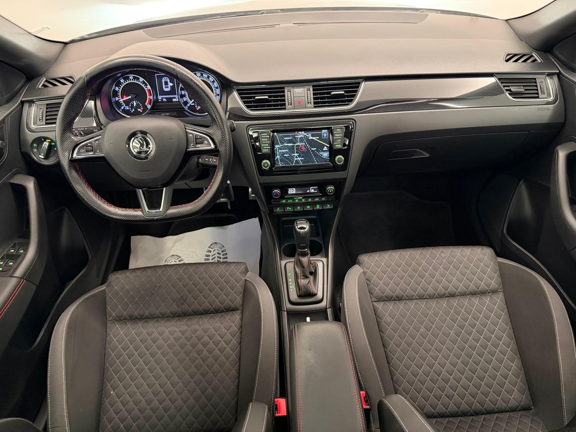 SKODA Rapid Spaceback 1.4 TSI Ambition DSG-image-13