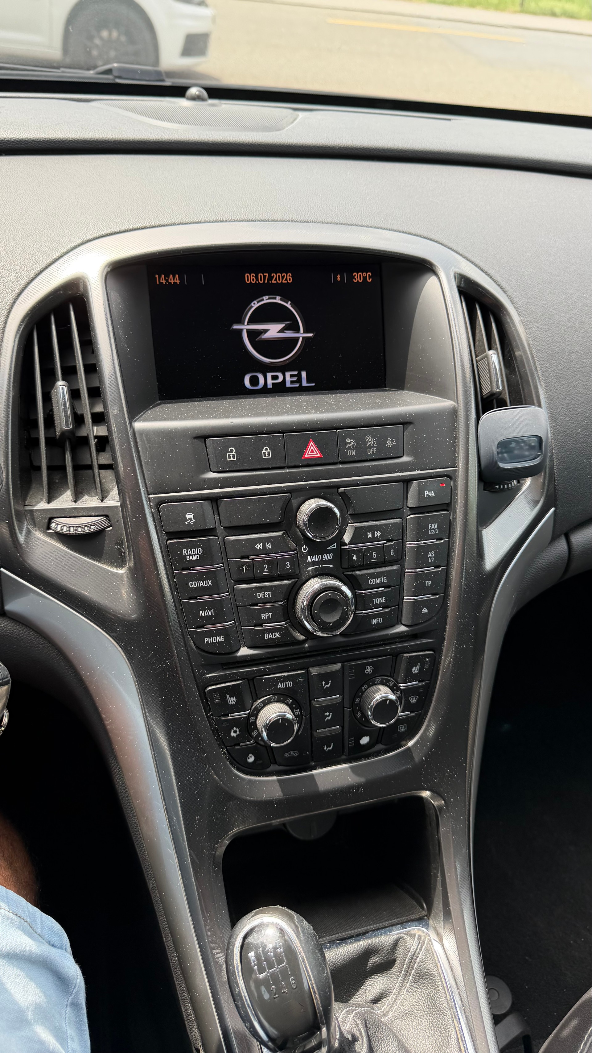 OPEL Astra SportsTourer 2.0 CDTi Cosmo-image-14