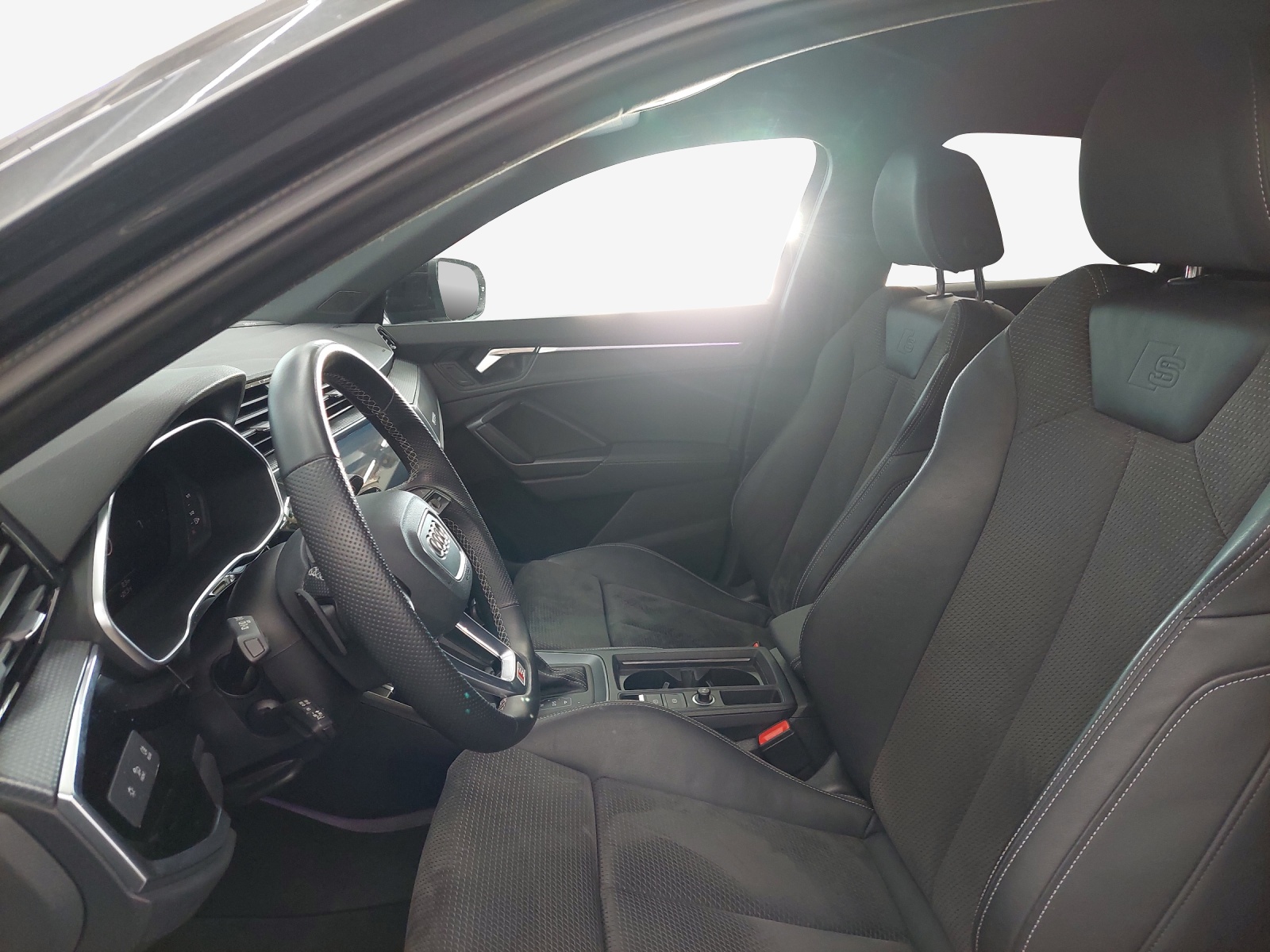 AUDI Q3 Sportback 45 TFSI S line quattro S-tronic-image-7
