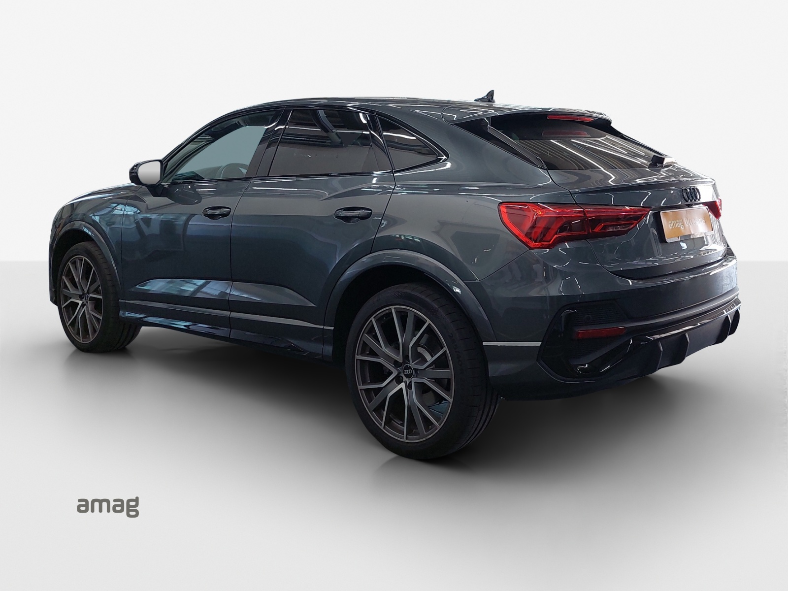 AUDI Q3 Sportback 45 TFSI S line quattro S-tronic-image-2