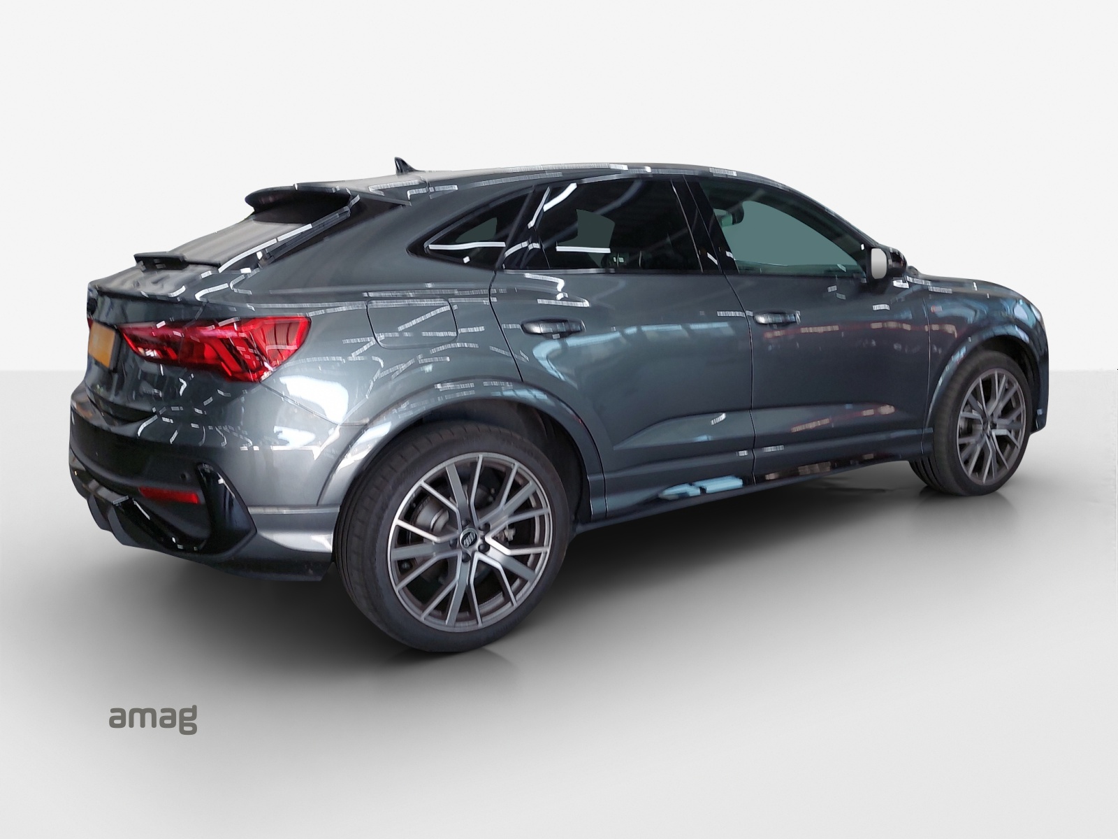 AUDI Q3 Sportback 45 TFSI S line quattro S-tronic-image-4
