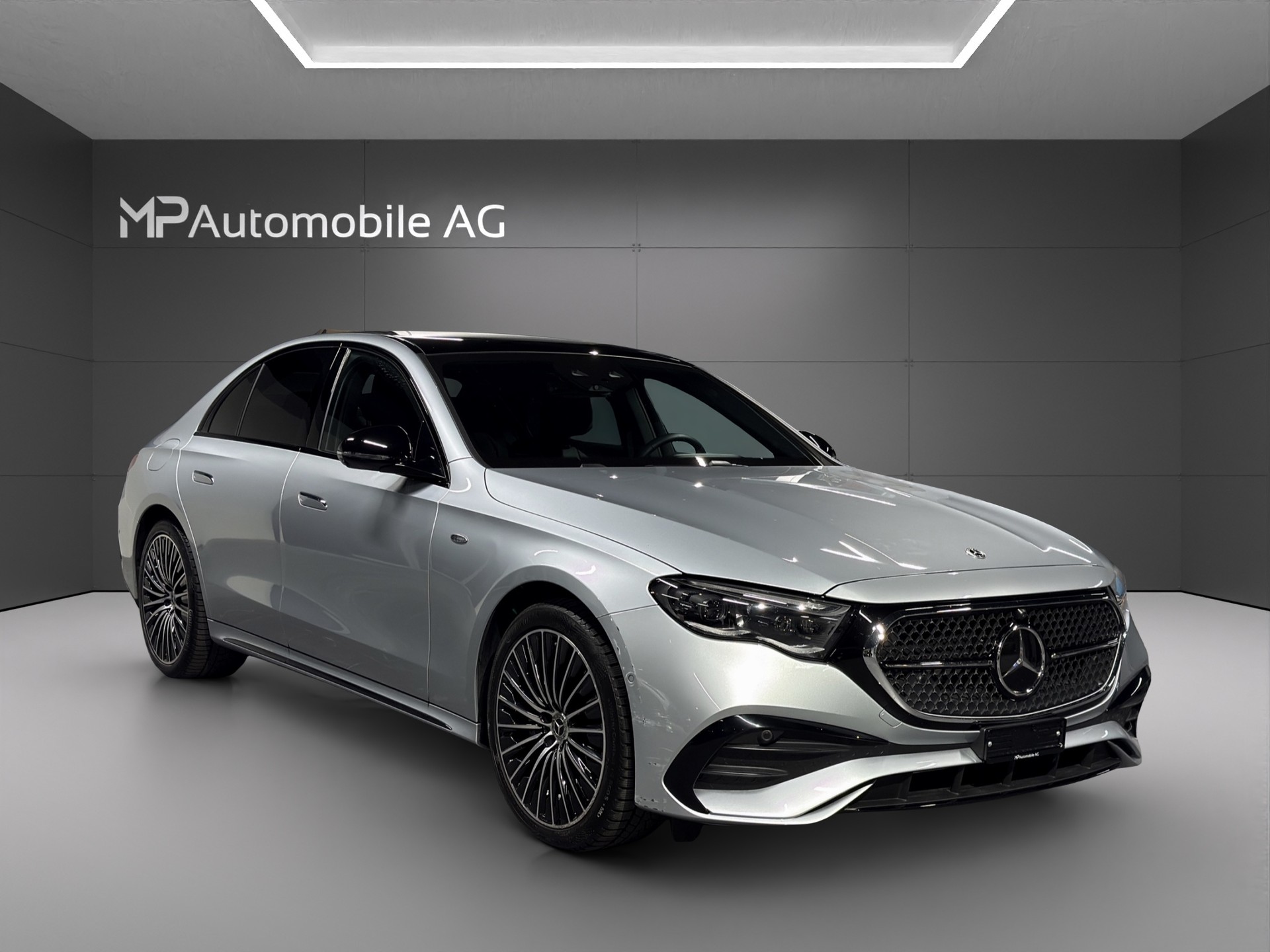 MERCEDES-BENZ E 300 e 4Matic 9G-Tronic-image-2