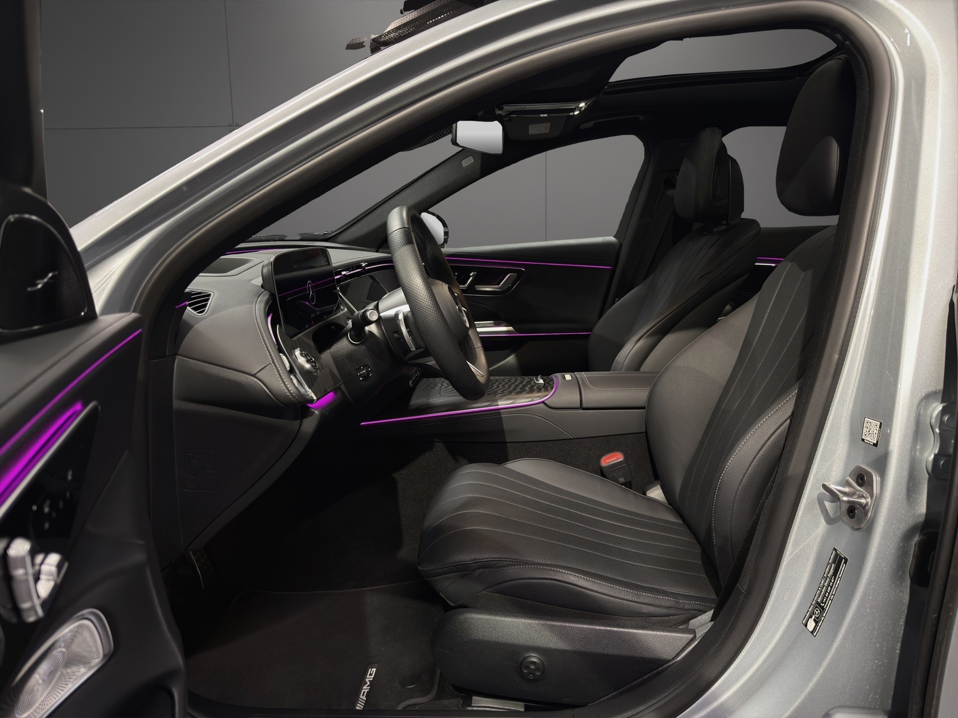 MERCEDES-BENZ E 300 e 4Matic 9G-Tronic-image-6
