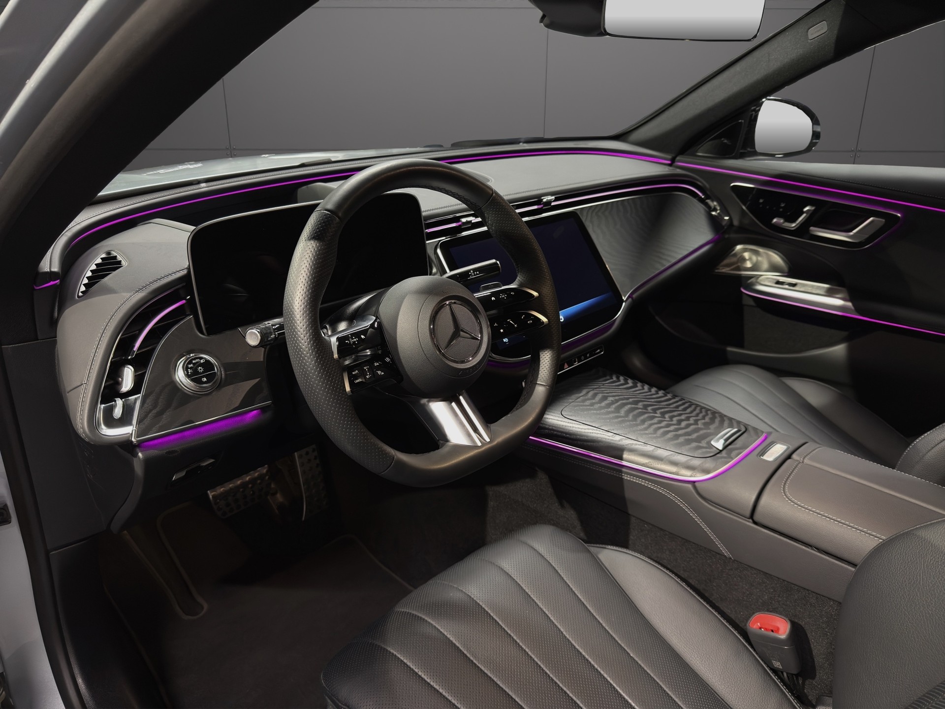 MERCEDES-BENZ E 300 e 4Matic 9G-Tronic-image-7
