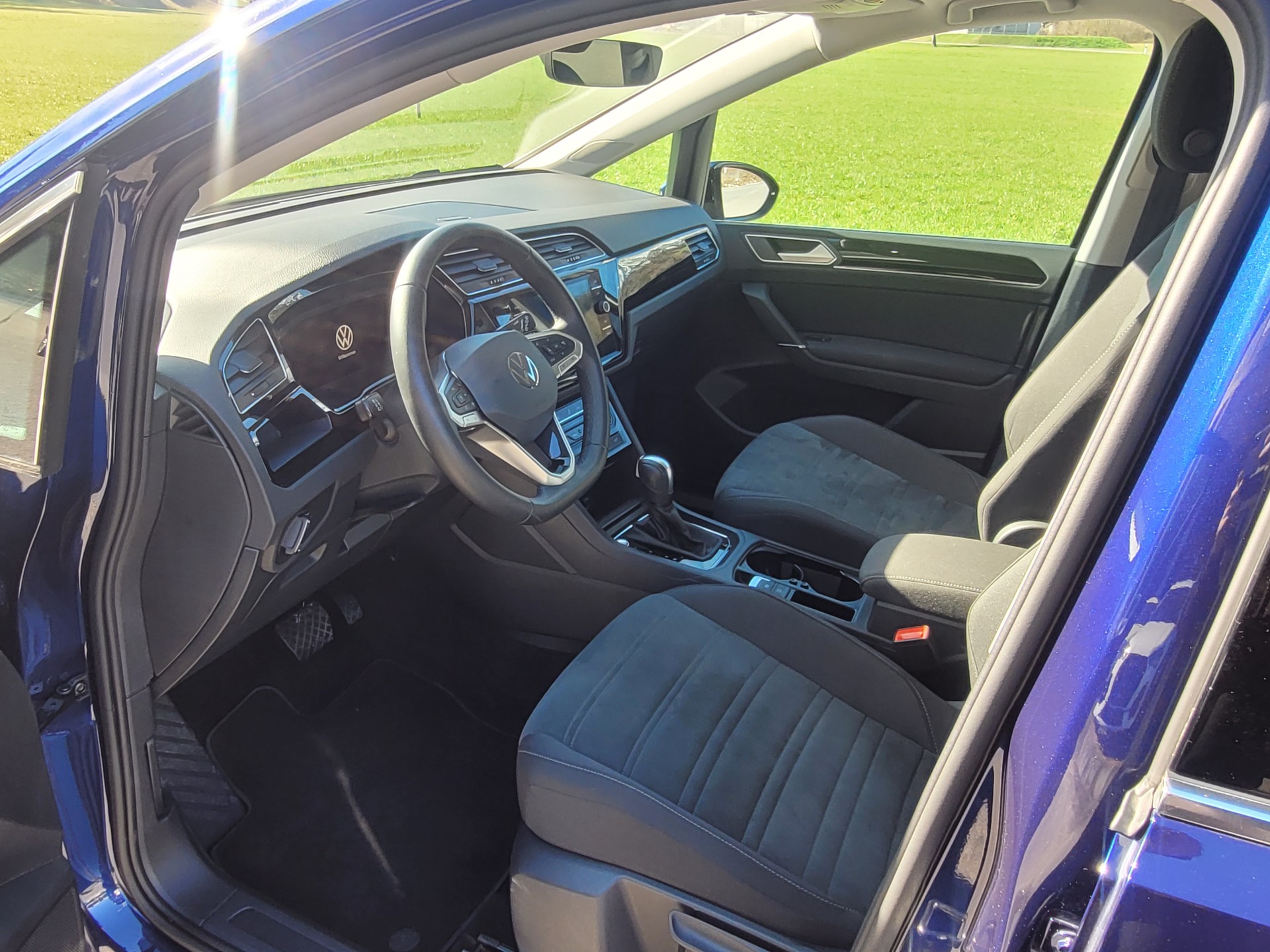 VW Touran 1.5 TSI EVO Highline DSG *7-Plätzer m. elektrischer Heckklappe*-image-8