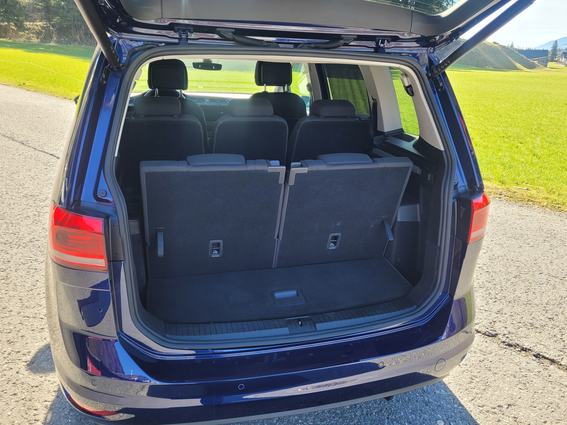 VW Touran 1.5 TSI EVO Highline DSG *7-Plätzer m. elektrischer Heckklappe*-image-7