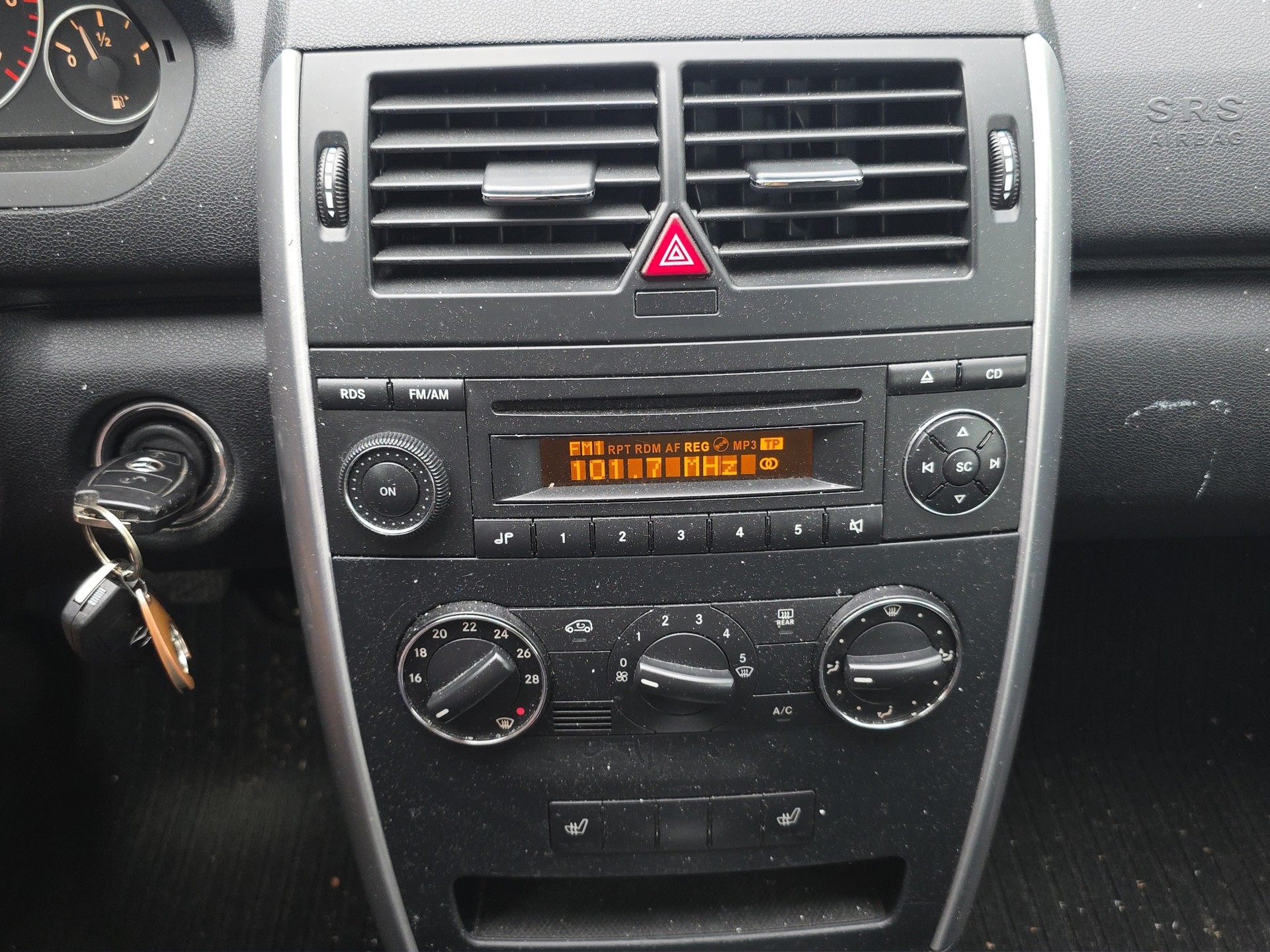 MERCEDES-BENZ A 180 (170) Classic Autotronic-image-11